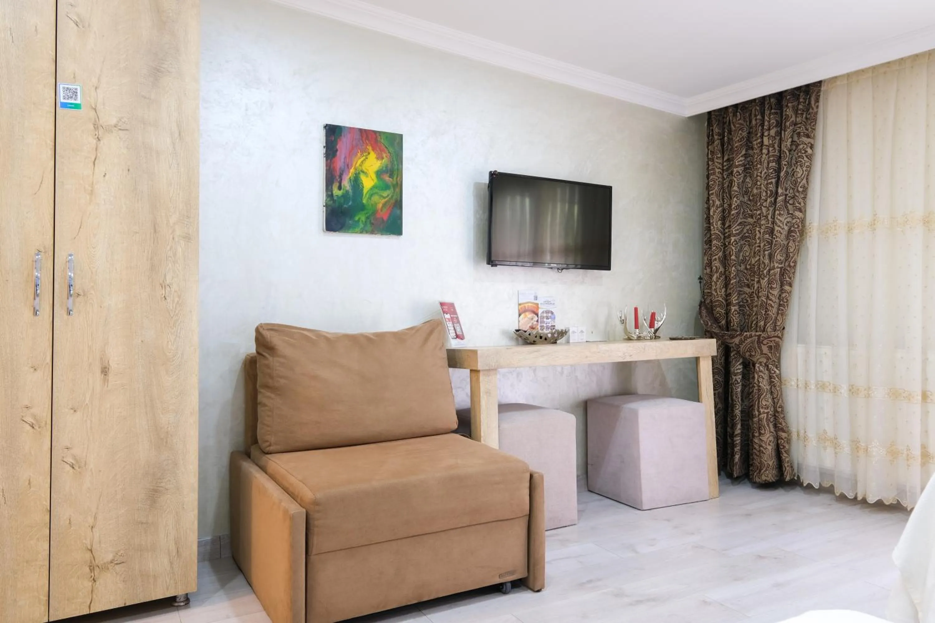 TV and multimedia in Loren Hotel&Suites