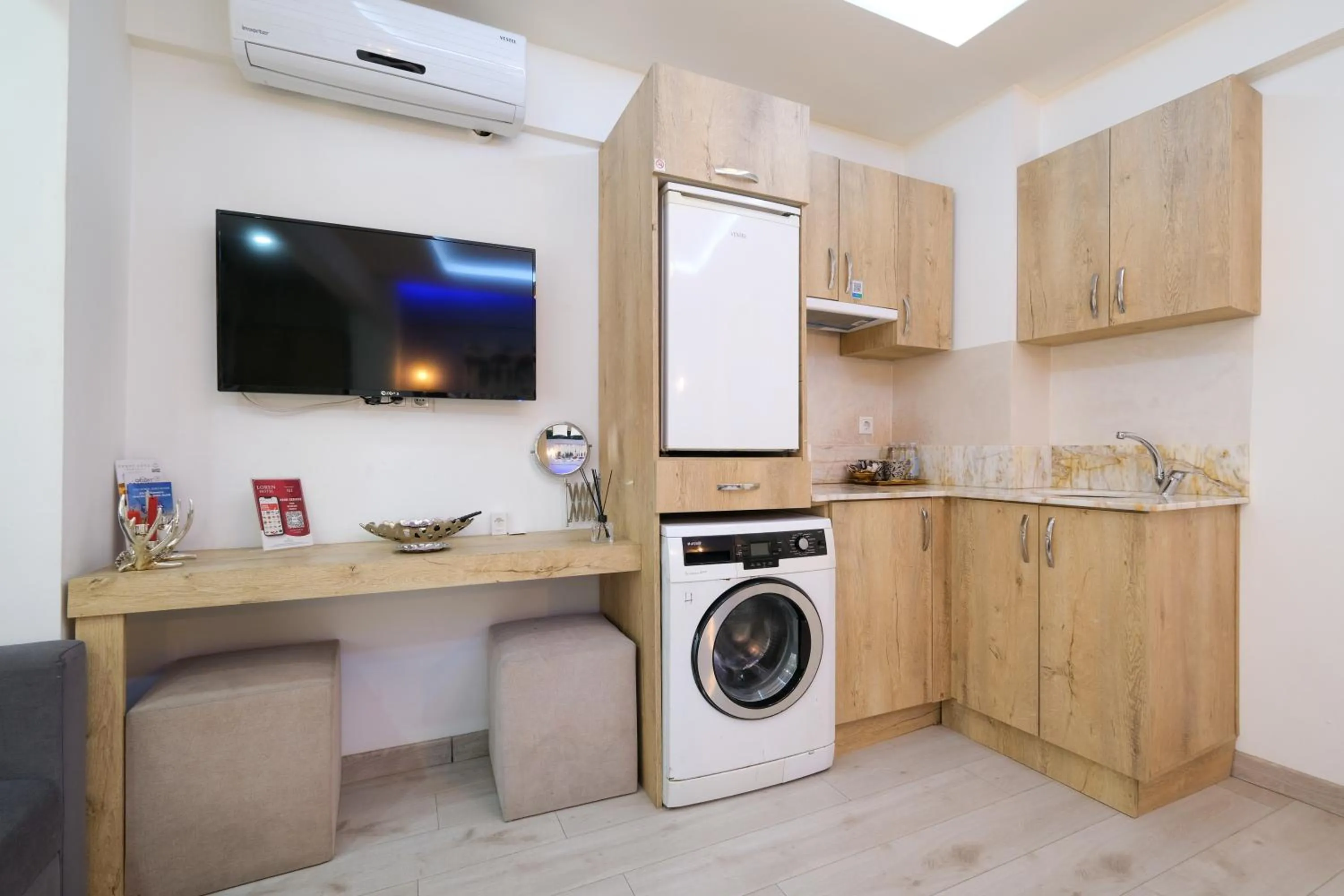 TV and multimedia in Loren Hotel&Suites