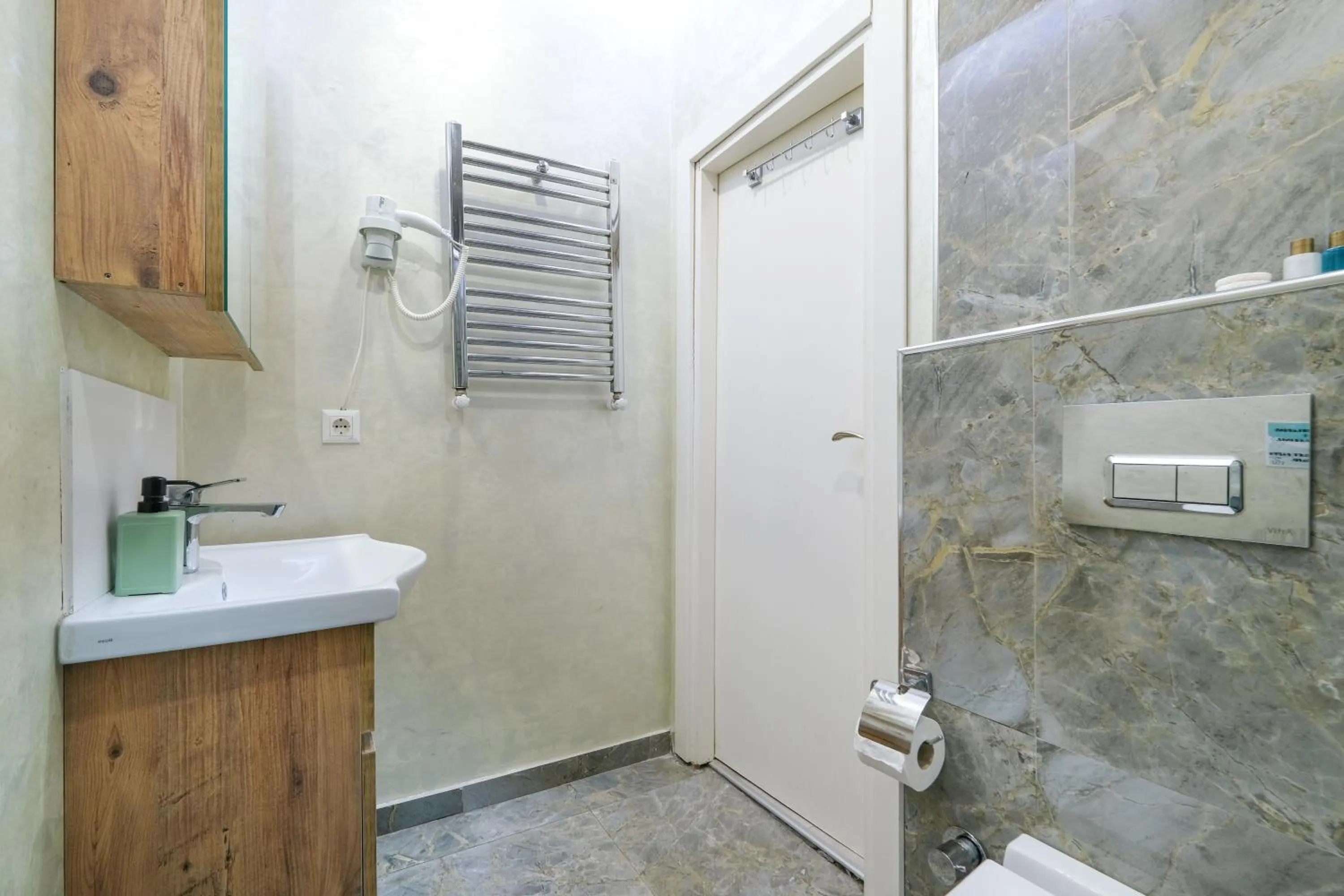 Bathroom in Loren Hotel&Suites