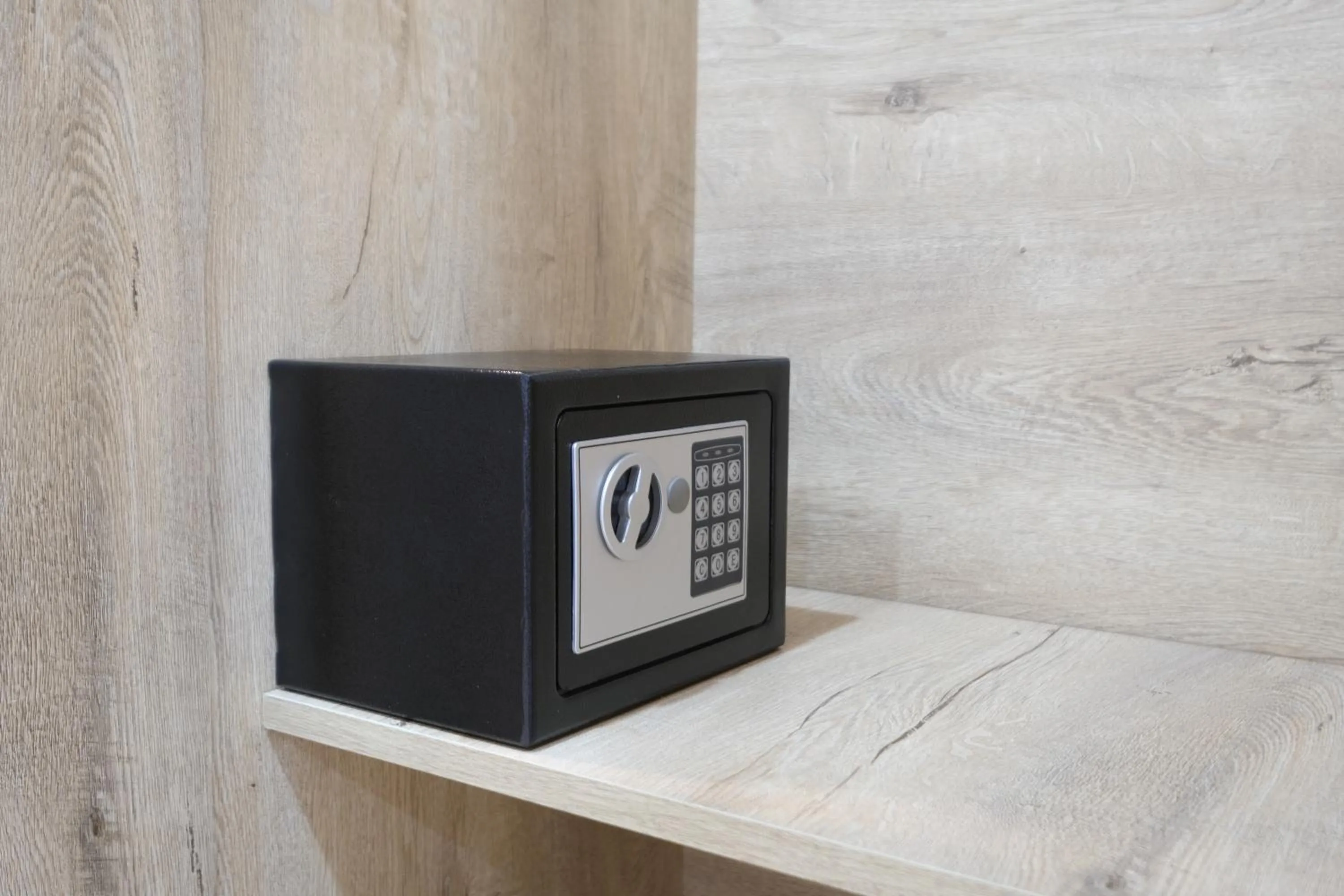 safe in Loren Hotel&Suites