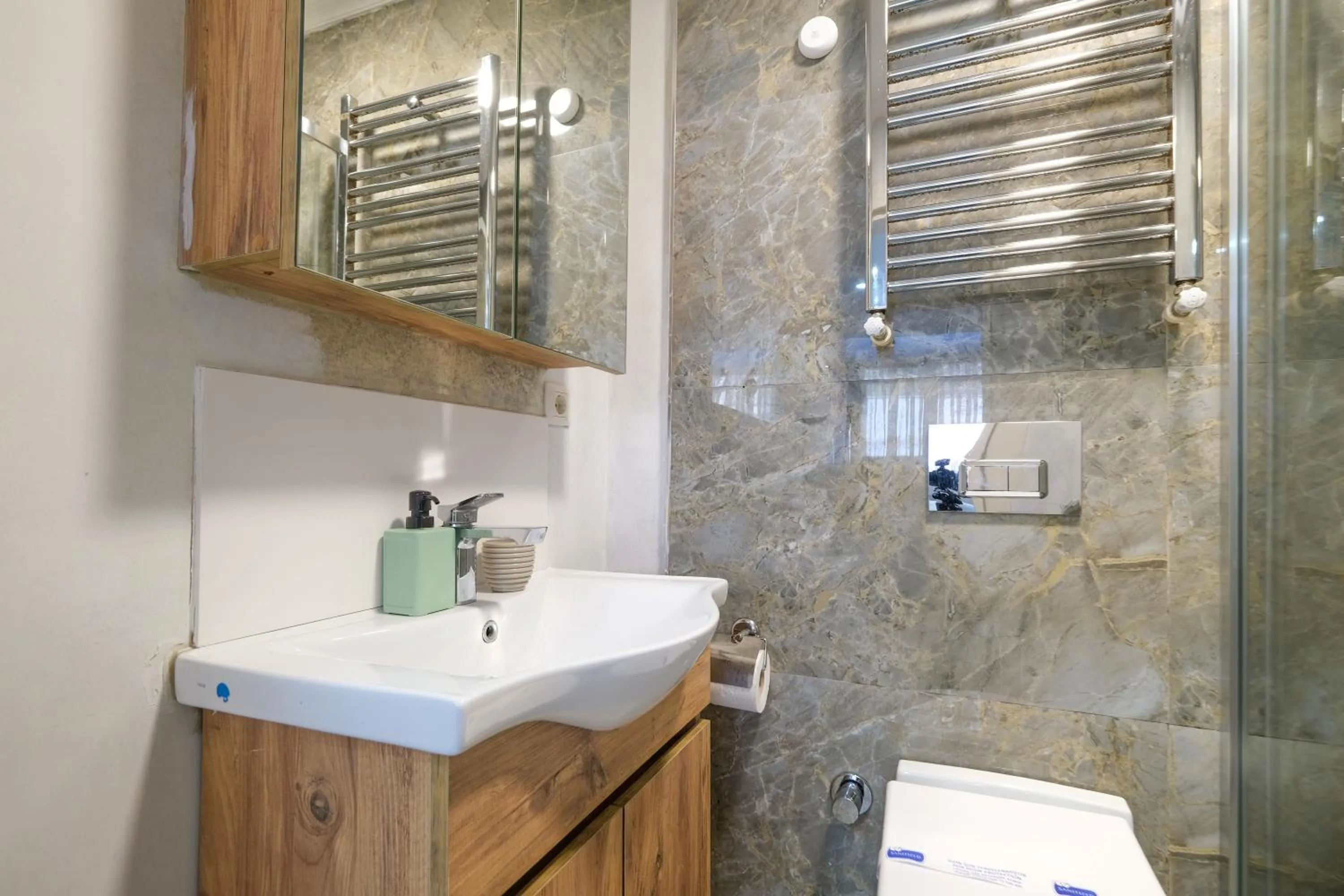 Bathroom in Loren Hotel&Suites