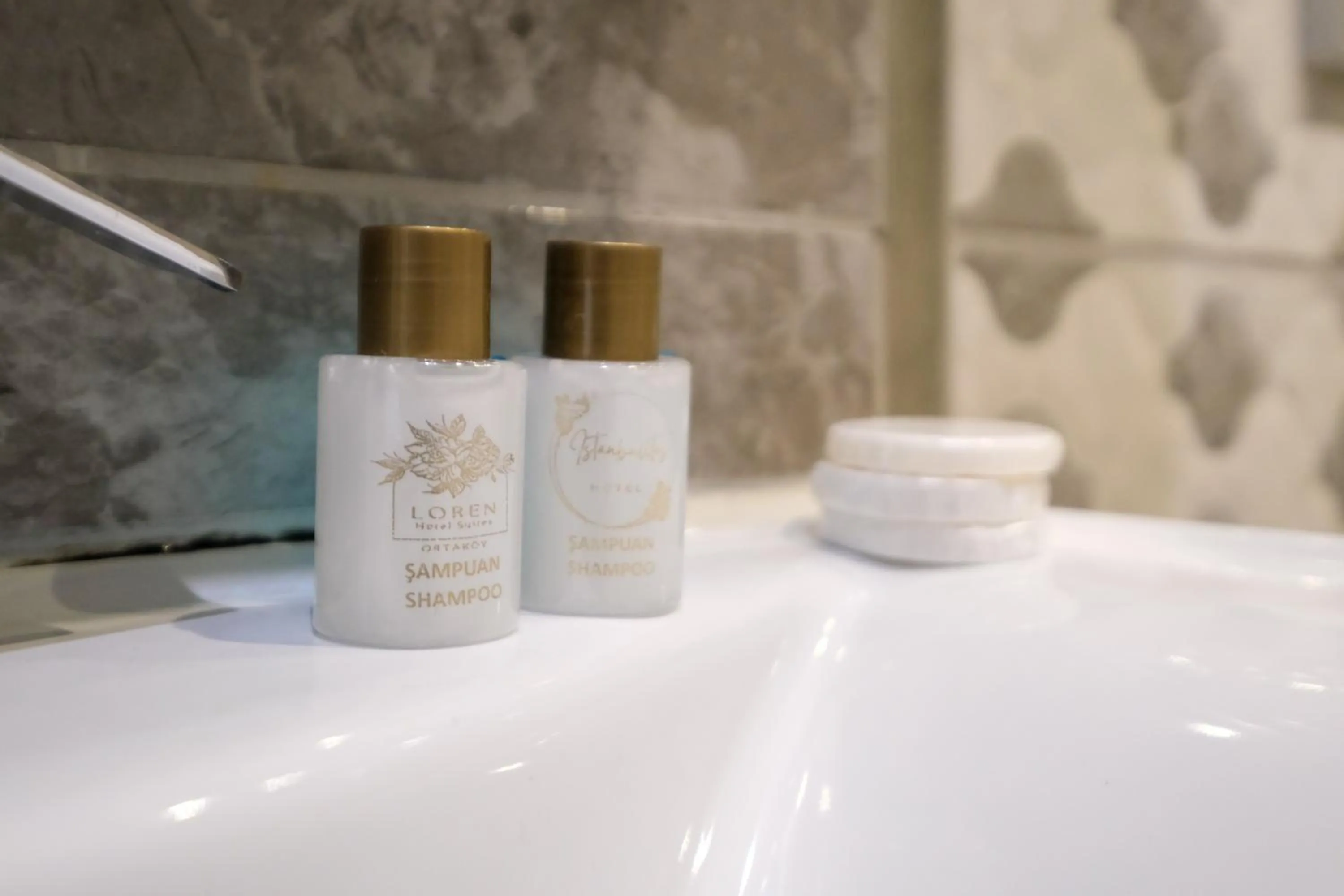 Bathroom in Loren Hotel&Suites