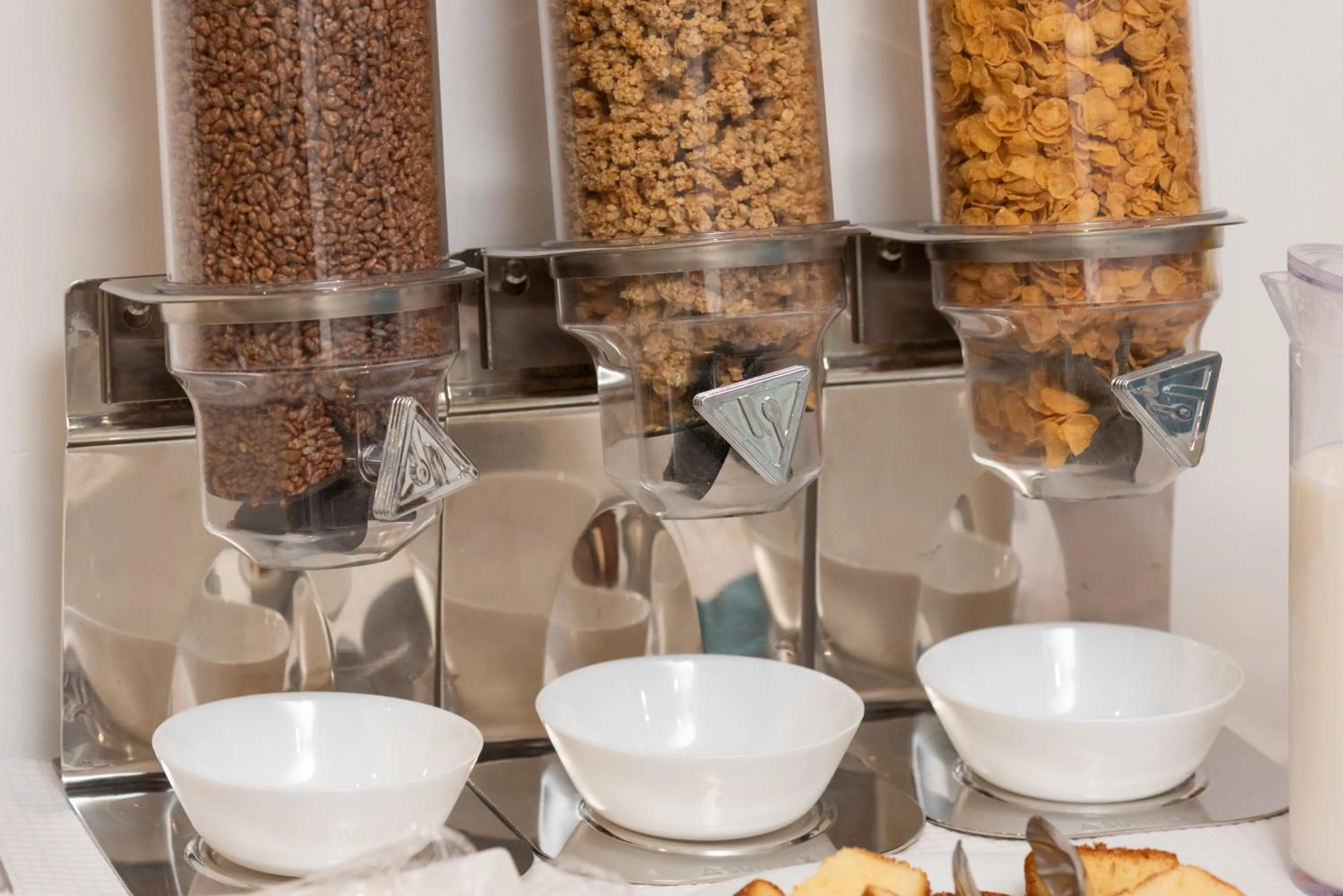 Buffet breakfast in Hotel Canada