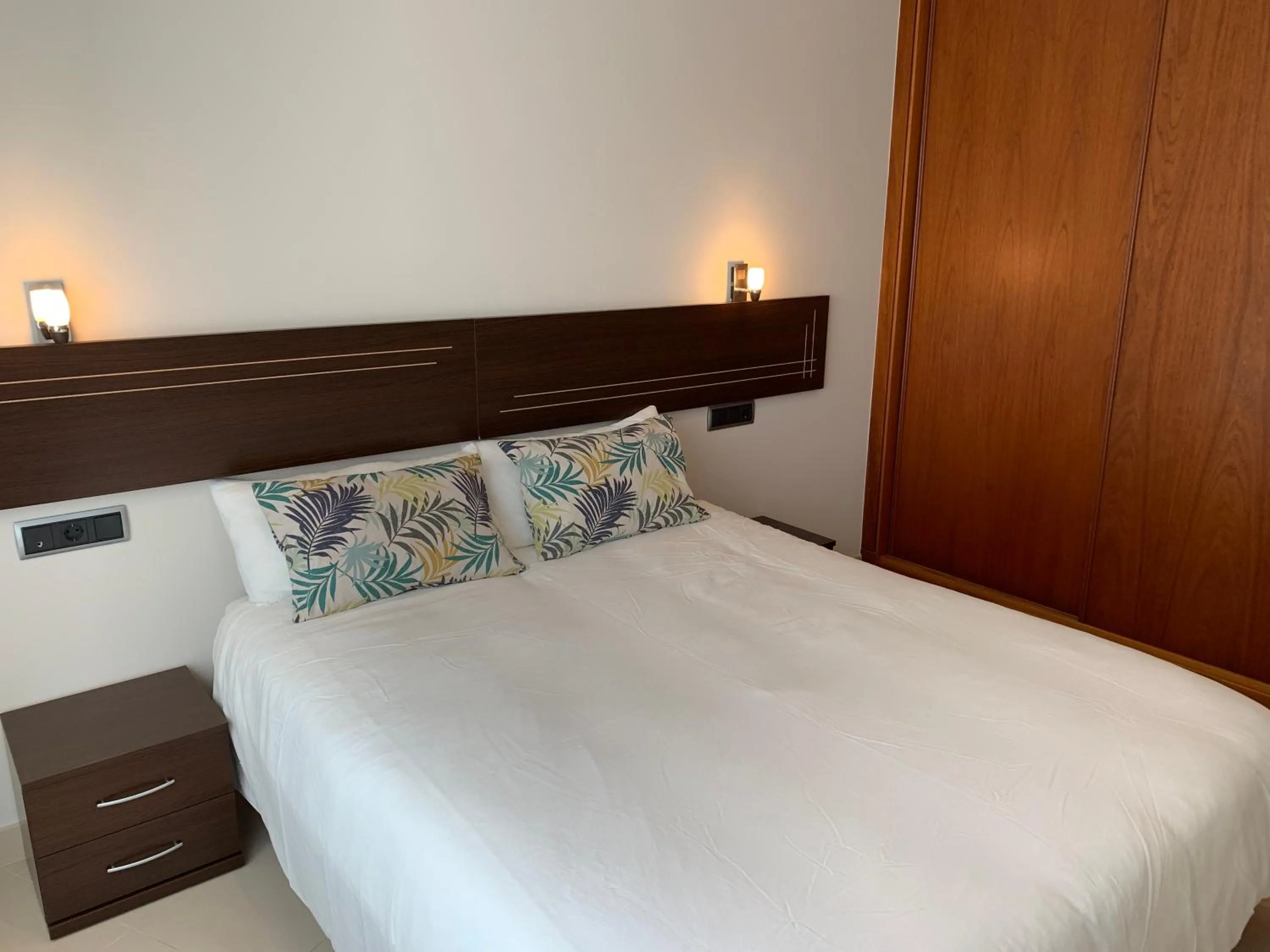Photo of the whole room, Bed in Apartamentos Arosa