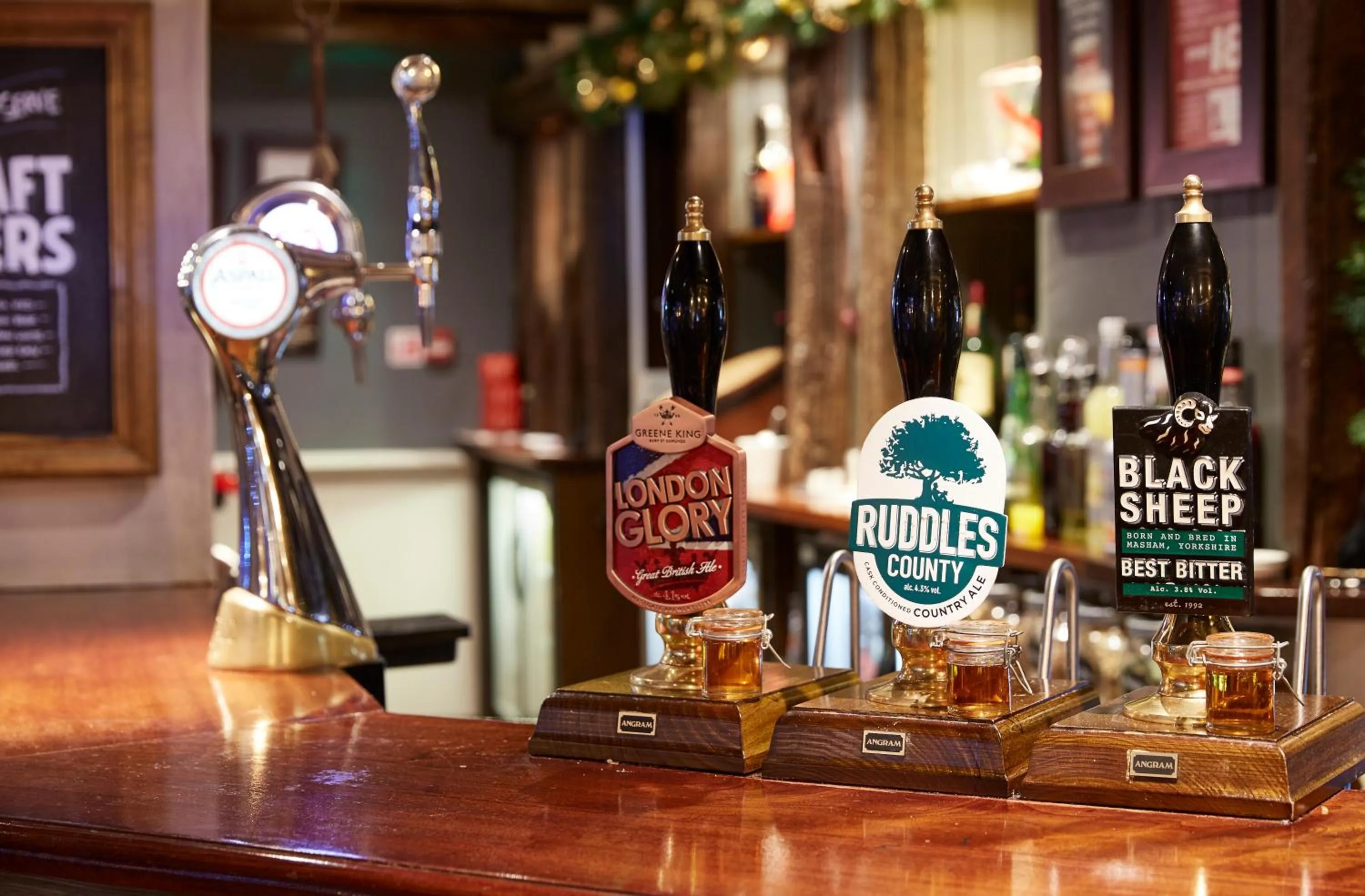 Drinks in Crossroads by Chef & Brewer Collection