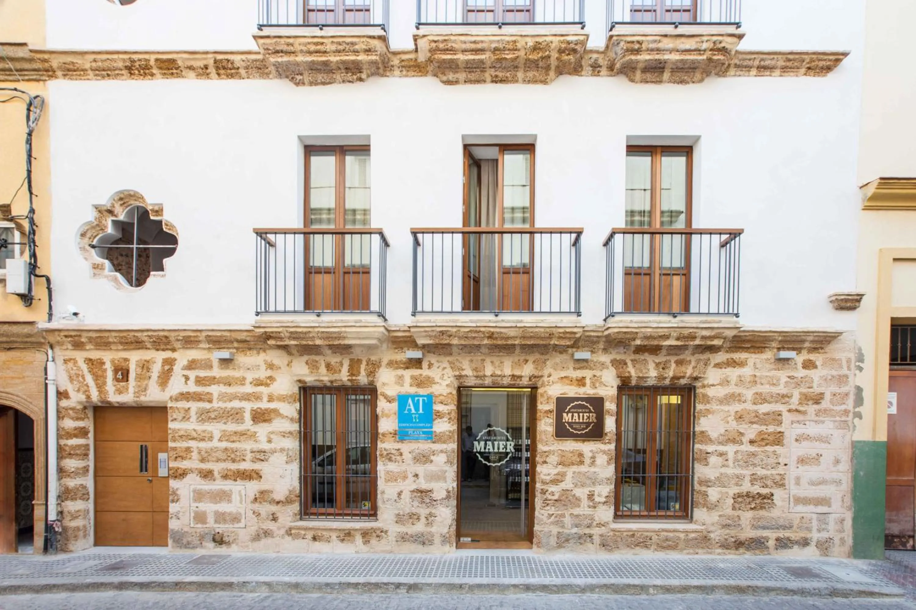 Facade/entrance in Apartamentos Maier