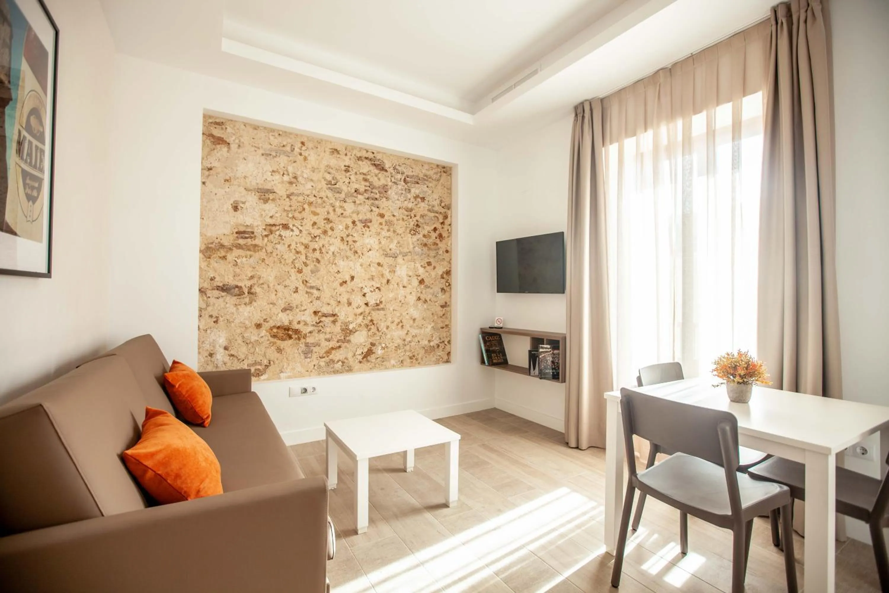 Photo of the whole room in Apartamentos Maier