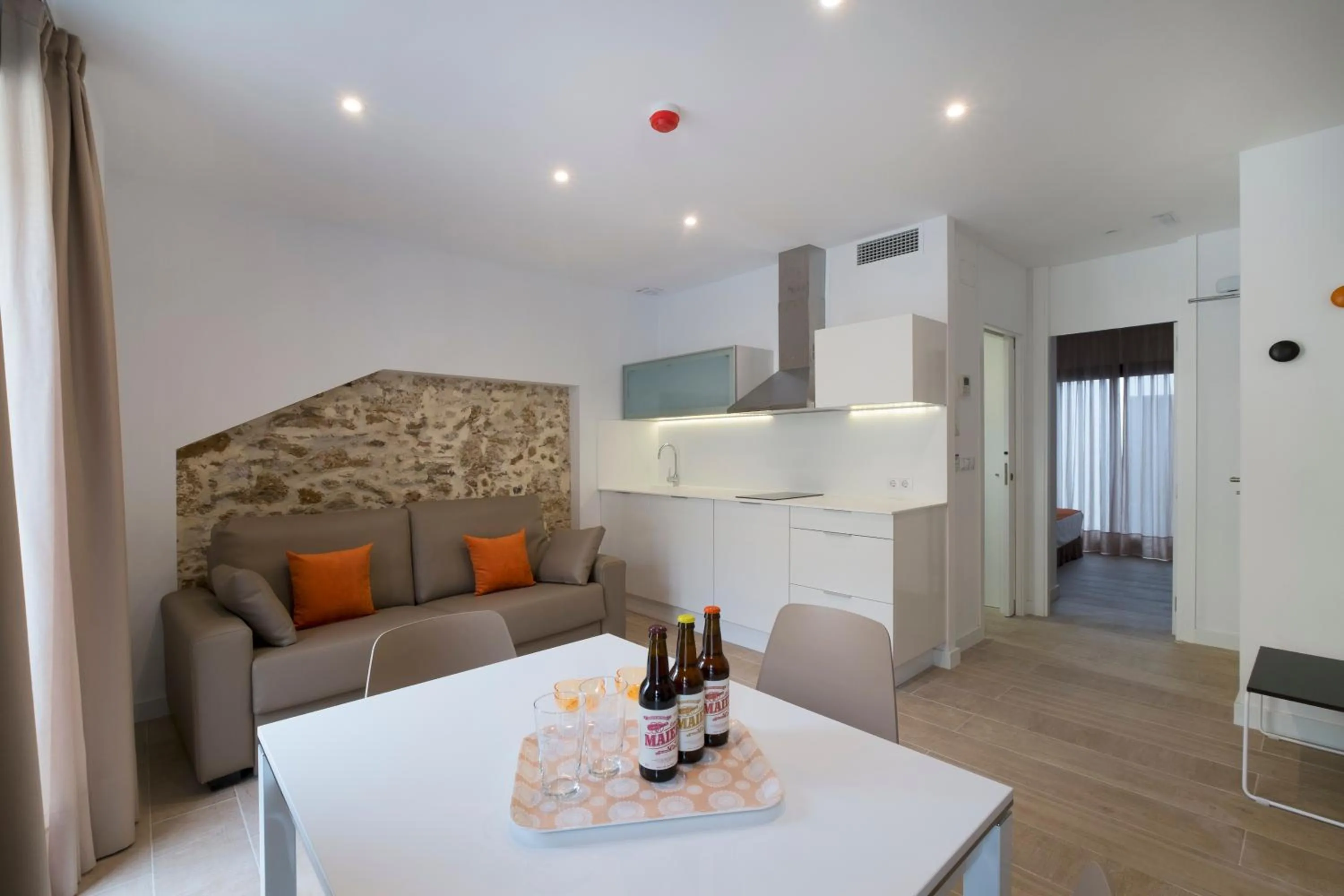 Kitchen or kitchenette in Apartamentos Maier