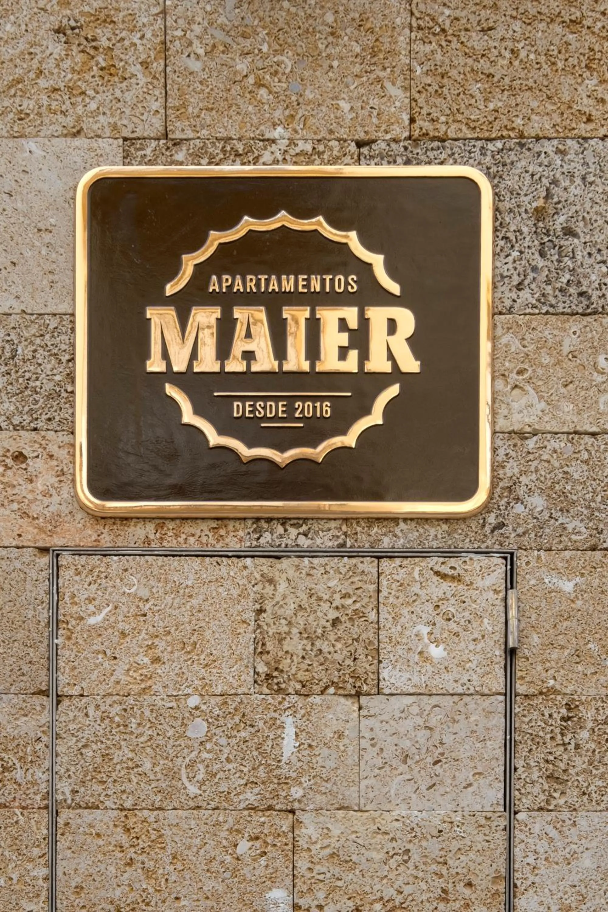 Property logo or sign in Apartamentos Maier