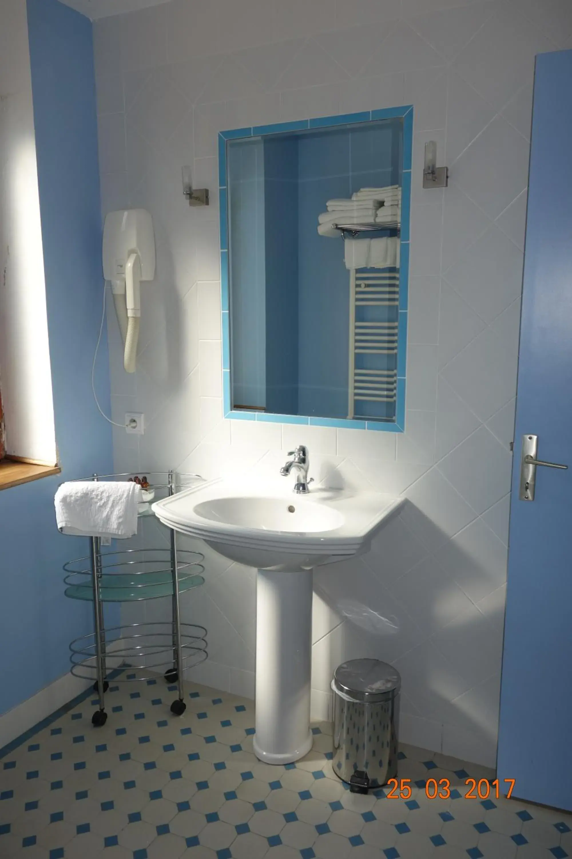 Family Suite - single occupancy in château Mont Suzey Family Suite - single occupancy in château Mont Suzey