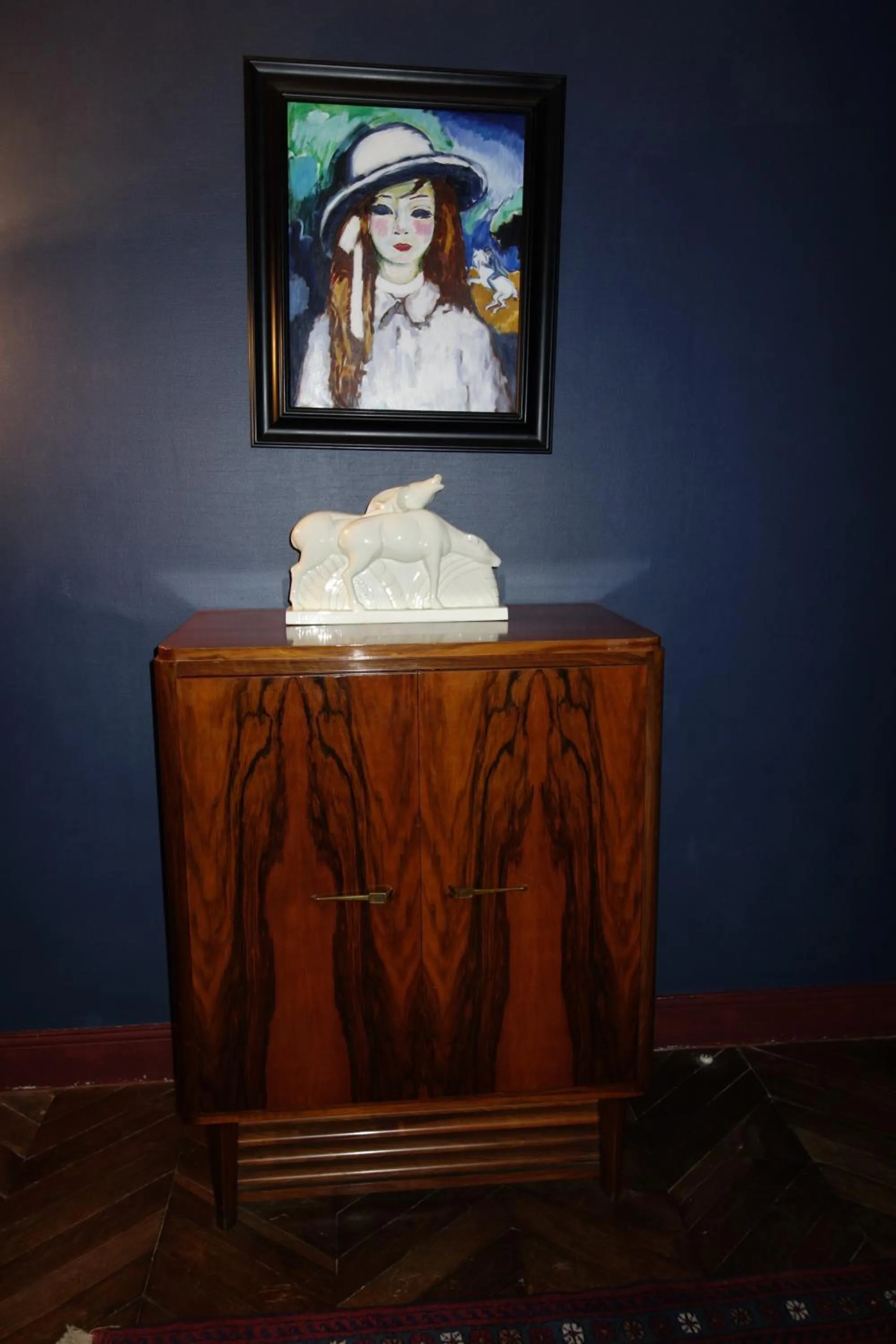 Decorative detail in château Mont Suzey