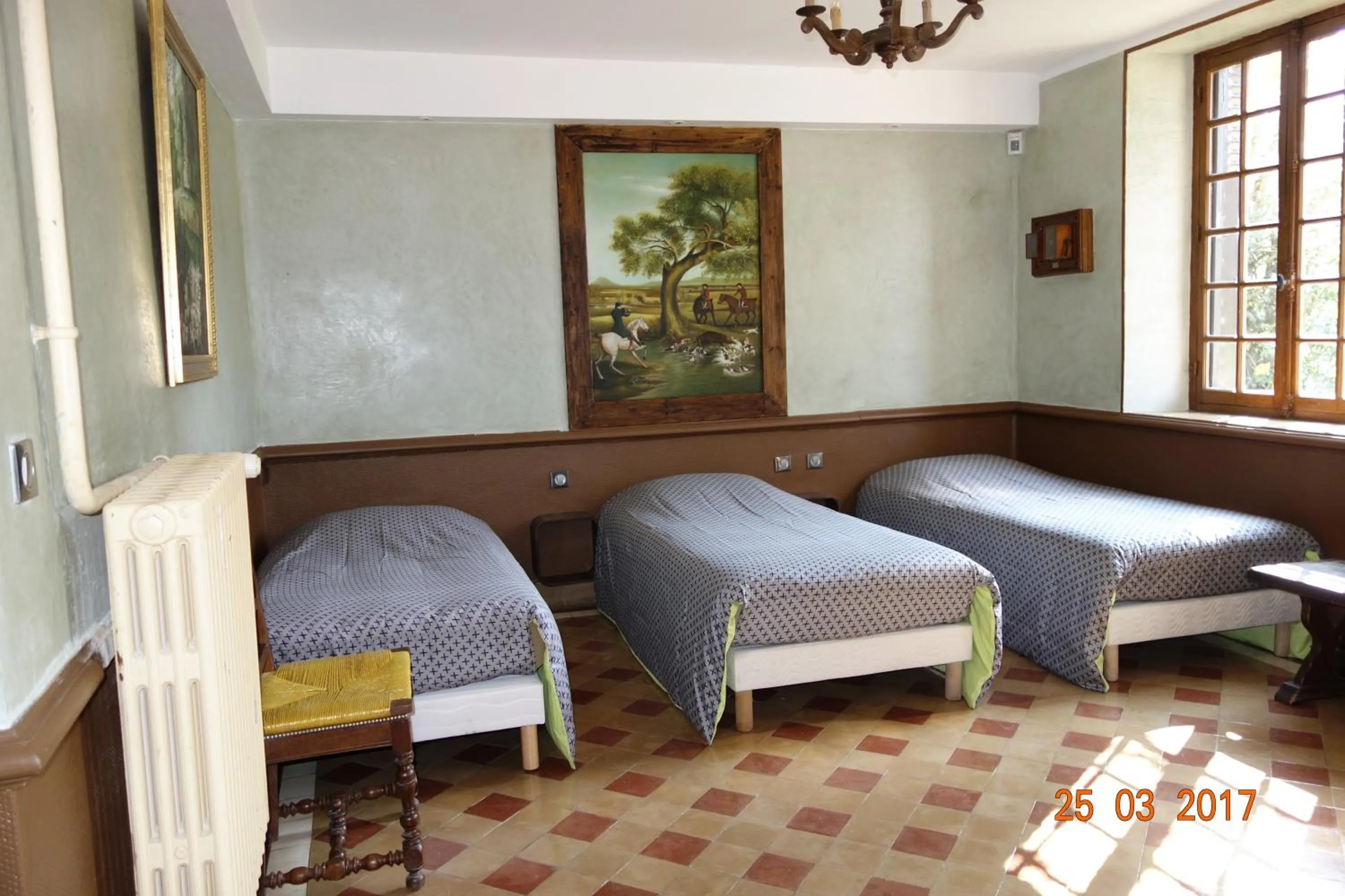 Bed in château Mont Suzey