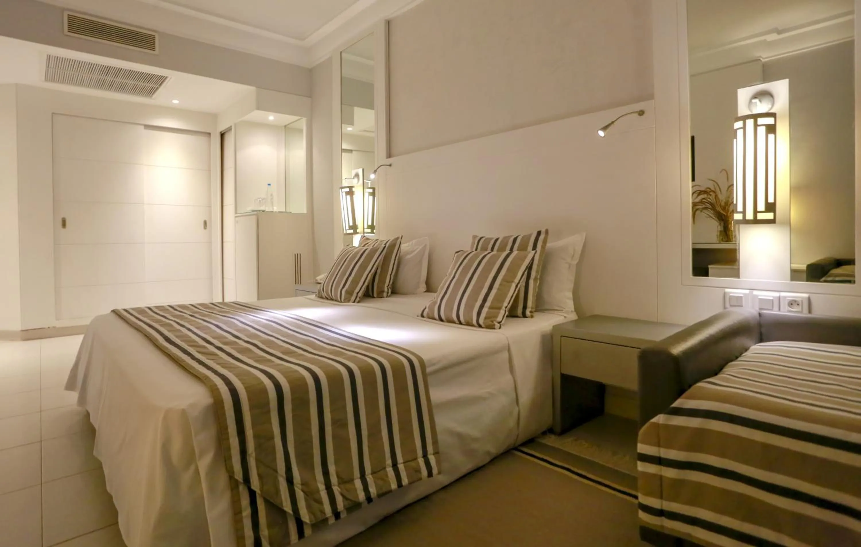 Bed in Djerba Plaza Thalasso & Spa