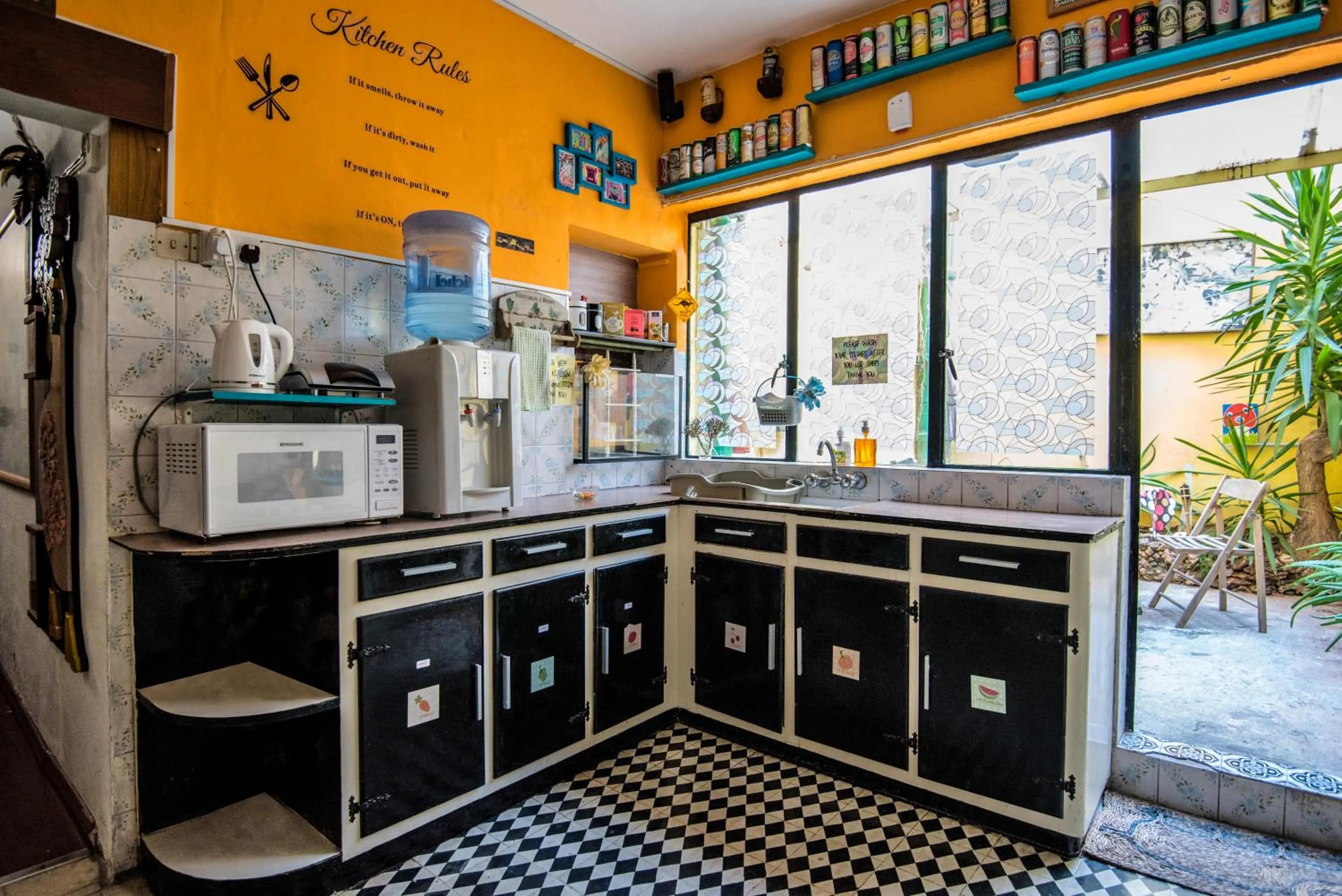 Communal kitchen in Five Trees