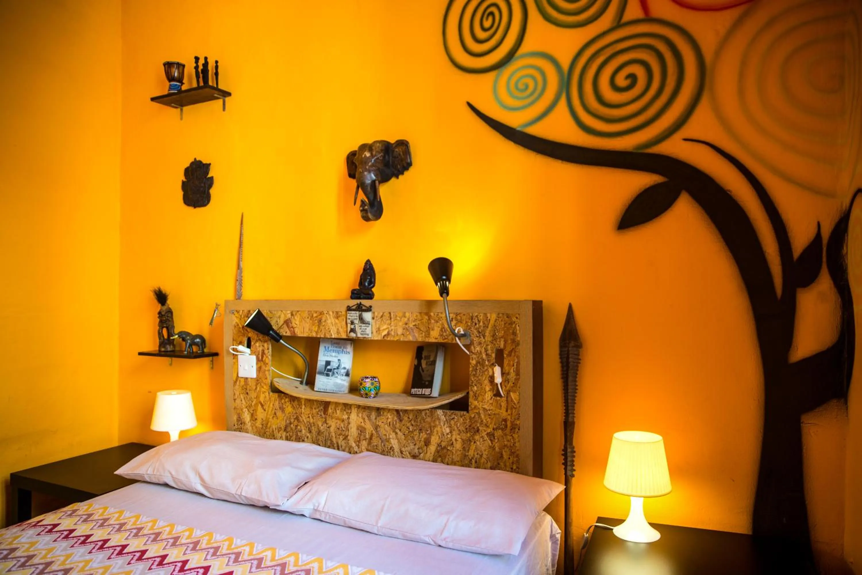 Bedroom, Bed in Five Trees