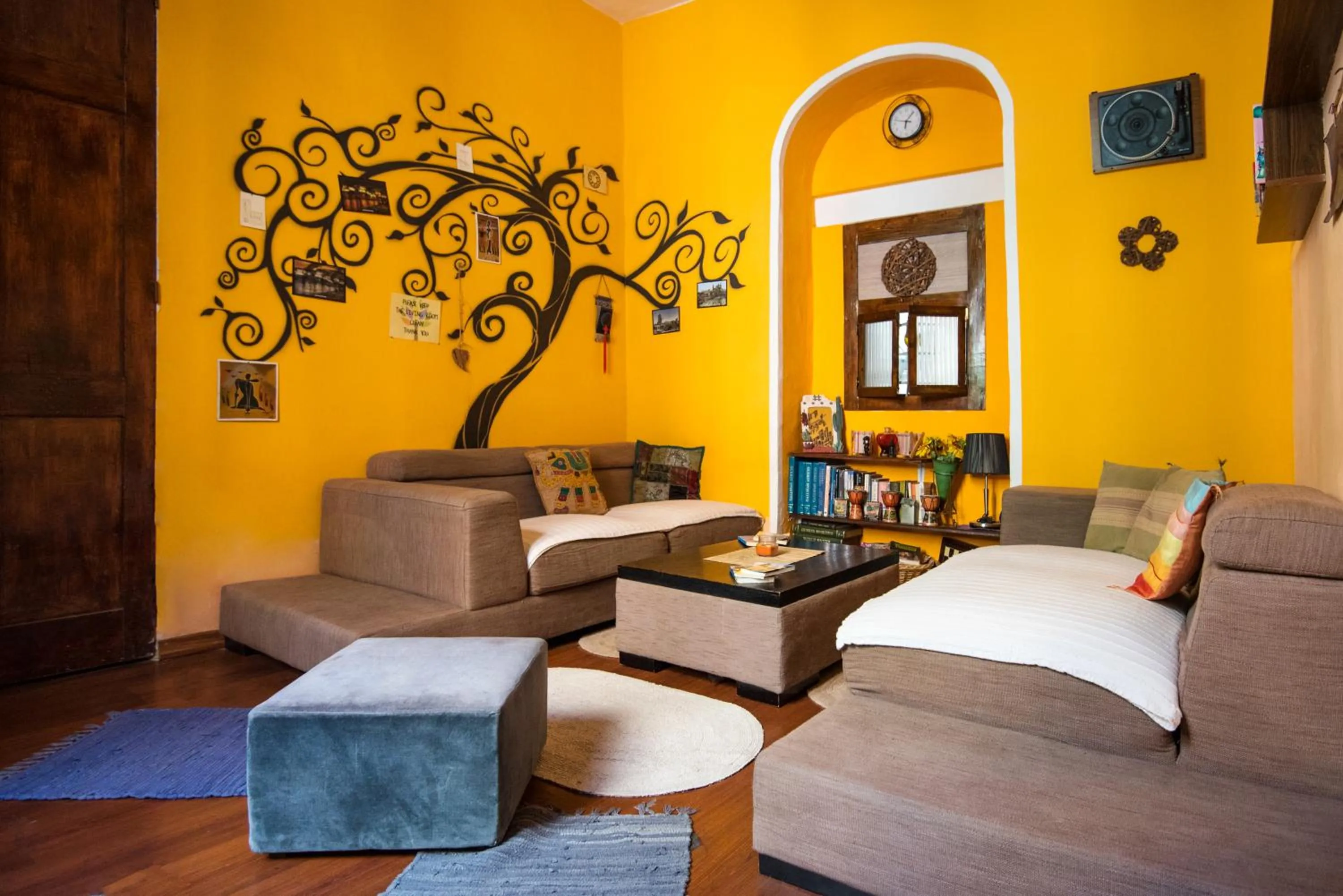 Communal lounge/ TV room in Five Trees