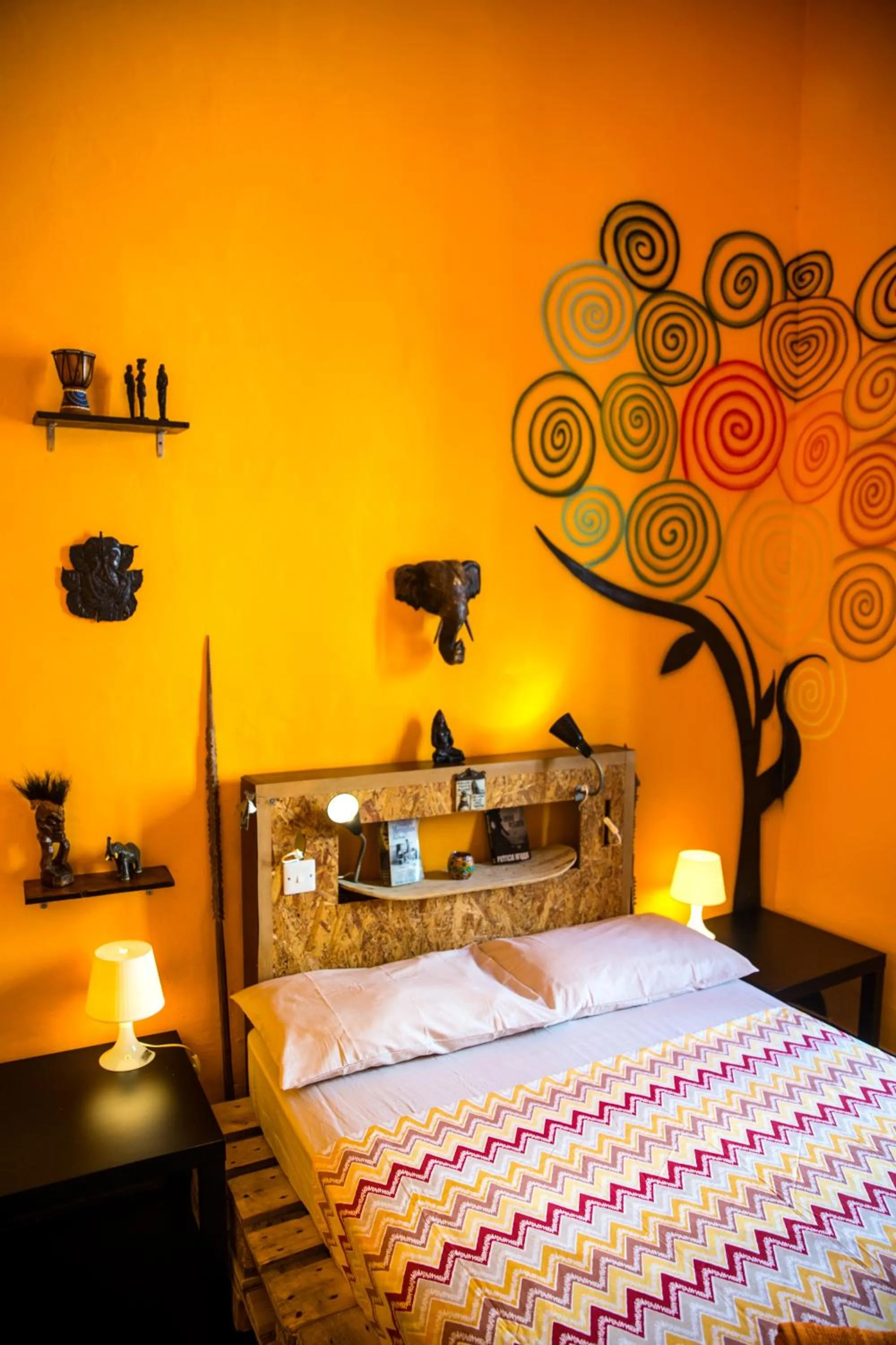 Bedroom, Bed in Five Trees