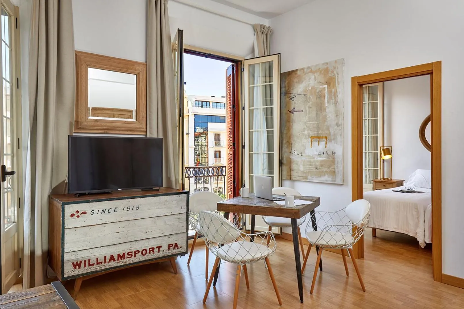 Balcony/Terrace, Bed in Lodgingmalaga Plaza Constitucion