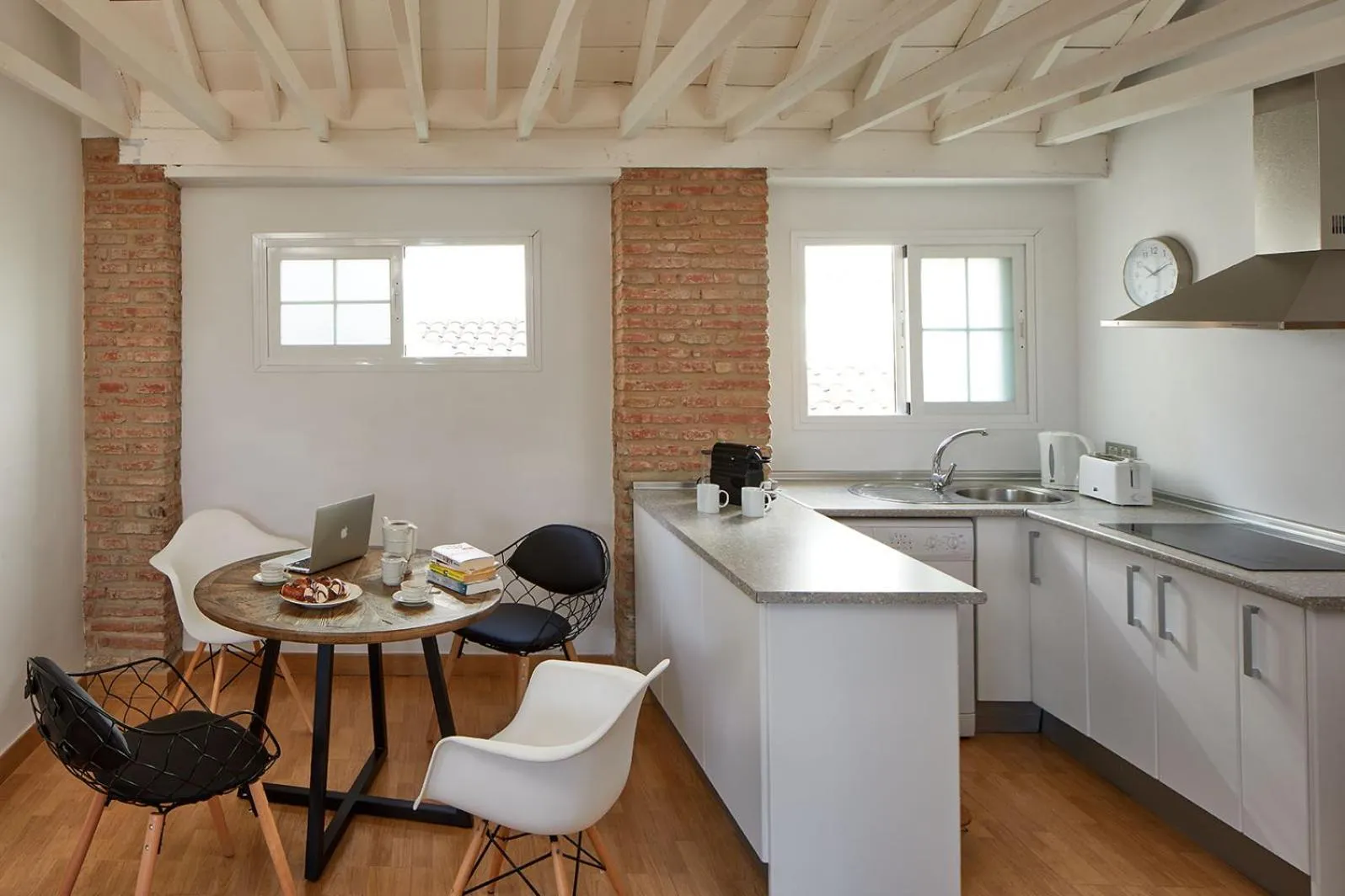 Kitchen or kitchenette in Lodgingmalaga Plaza Constitucion