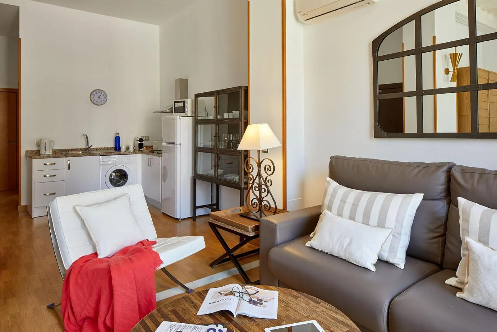 Kitchen or kitchenette in Lodgingmalaga Plaza Constitucion