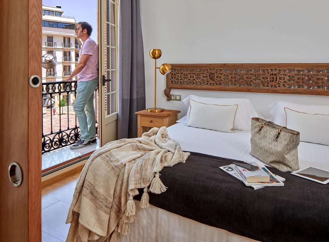 Balcony/Terrace, Bed in Lodgingmalaga Plaza Constitucion