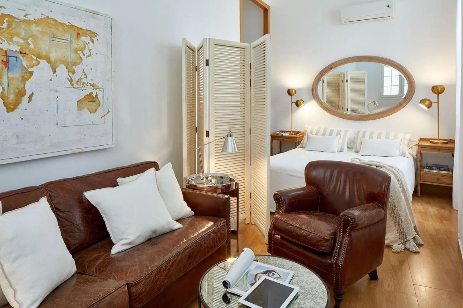 Living room, Bed in Lodgingmalaga Plaza Constitucion