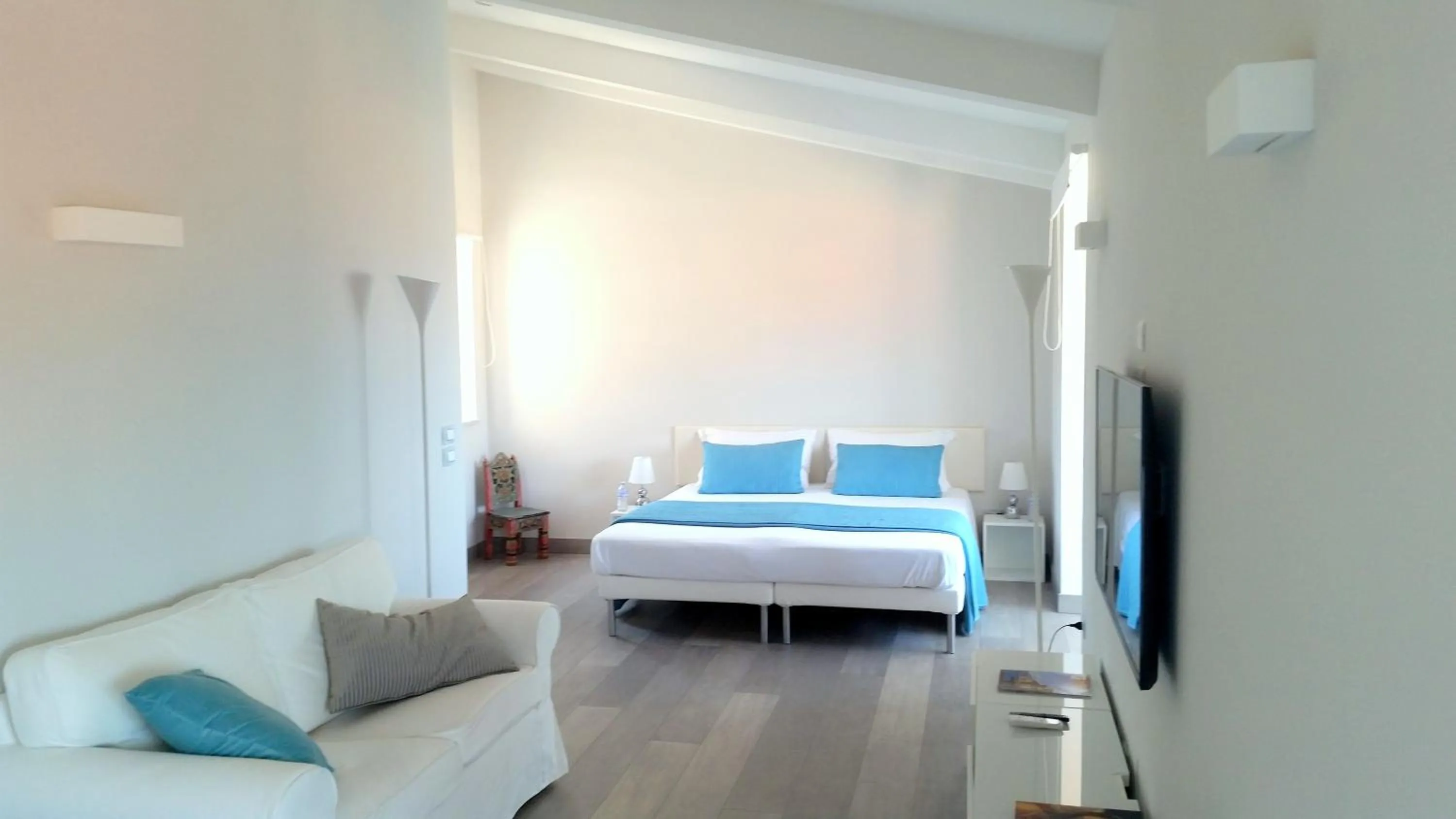 Photo of the whole room in B&B Unique