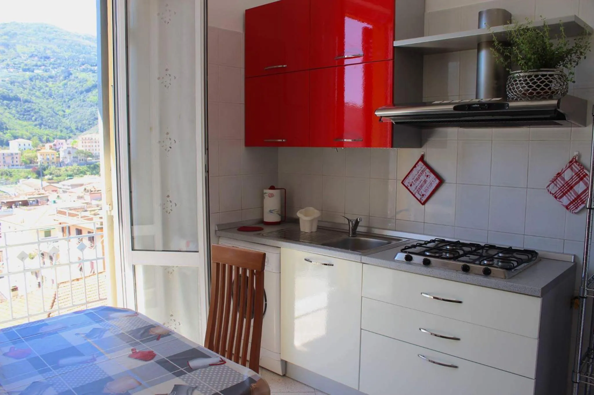 Kitchen or kitchenette in APT Il Rifugio del Marinaio