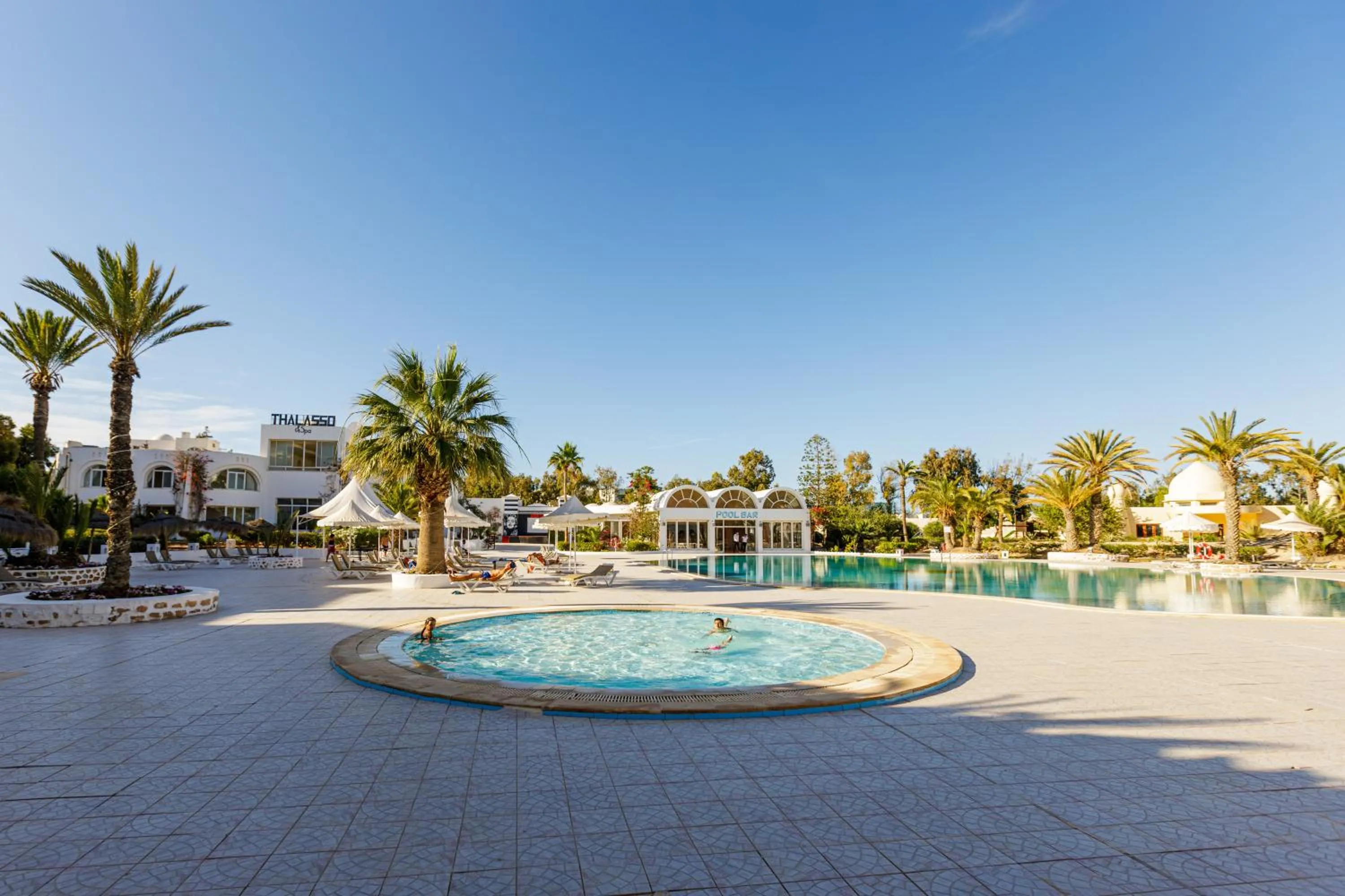 Swimming pool in Iris Hotel & Thalasso