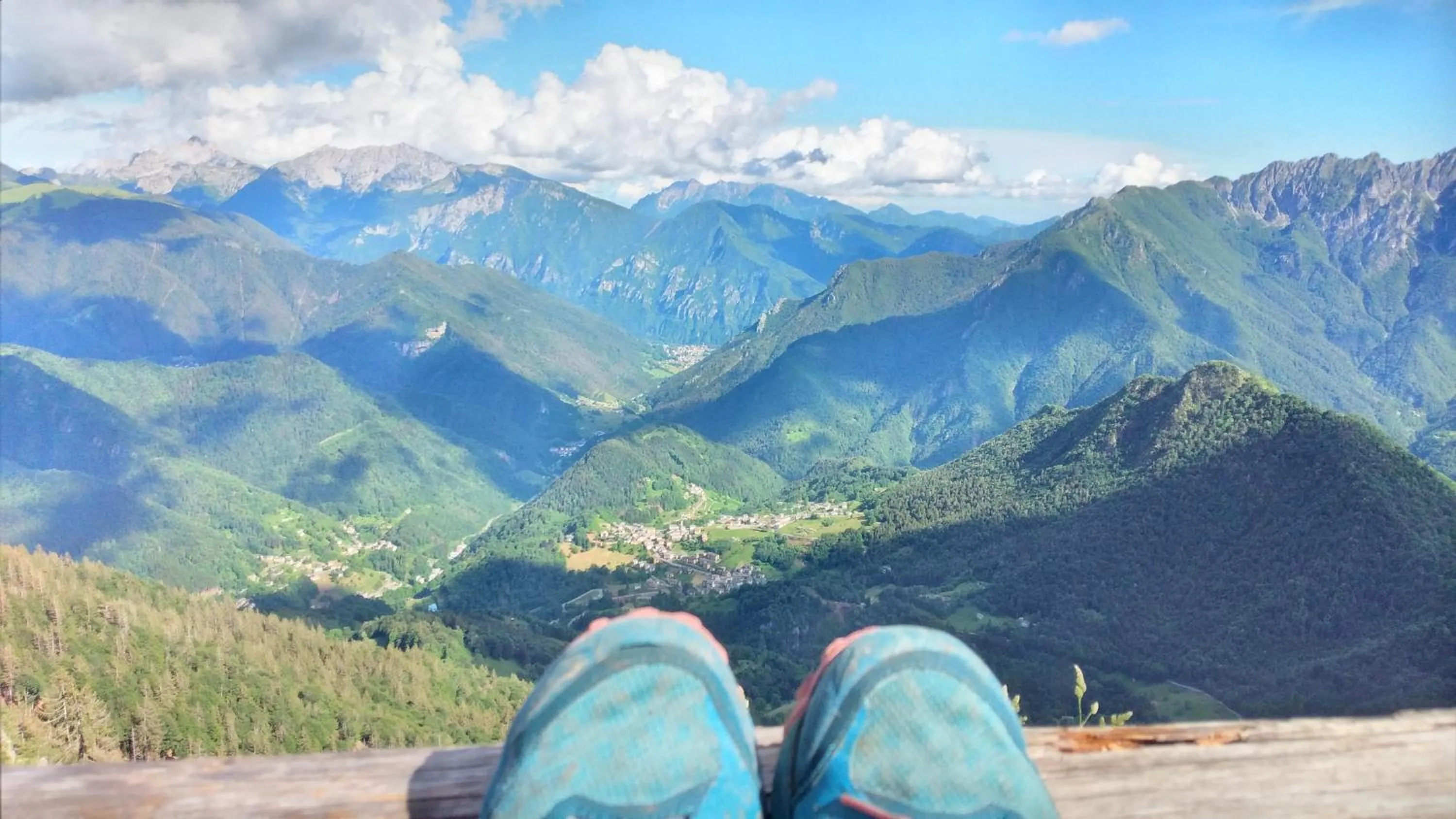 Quiet street view in B&B Santa Brigida