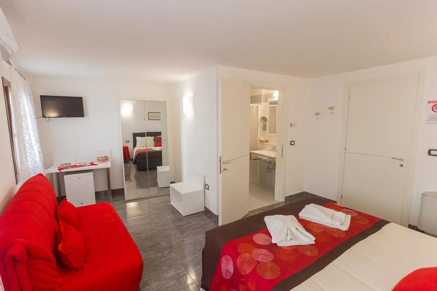 Photo of the whole room, Bed in B&B Antico Orologio