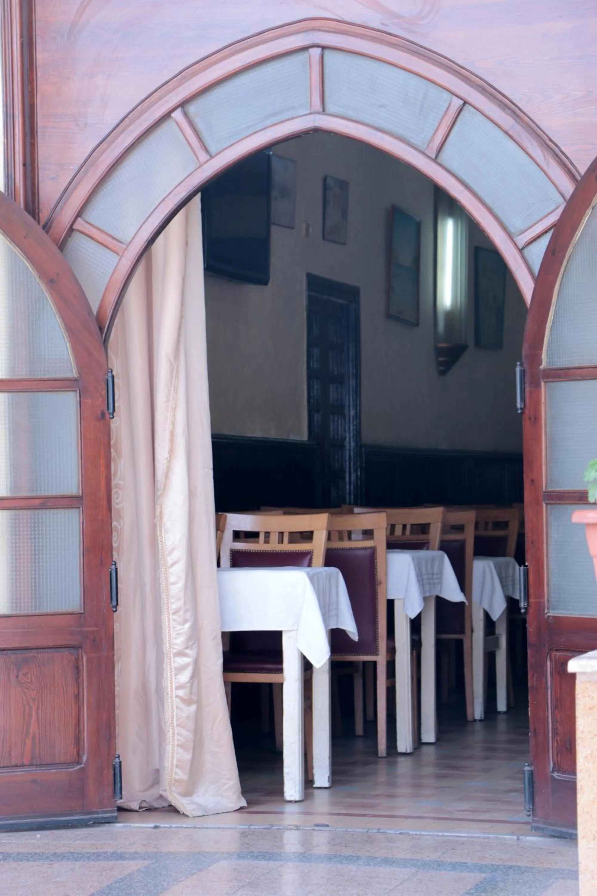 Restaurant/places to eat in Hotel Saint Georges Tunis