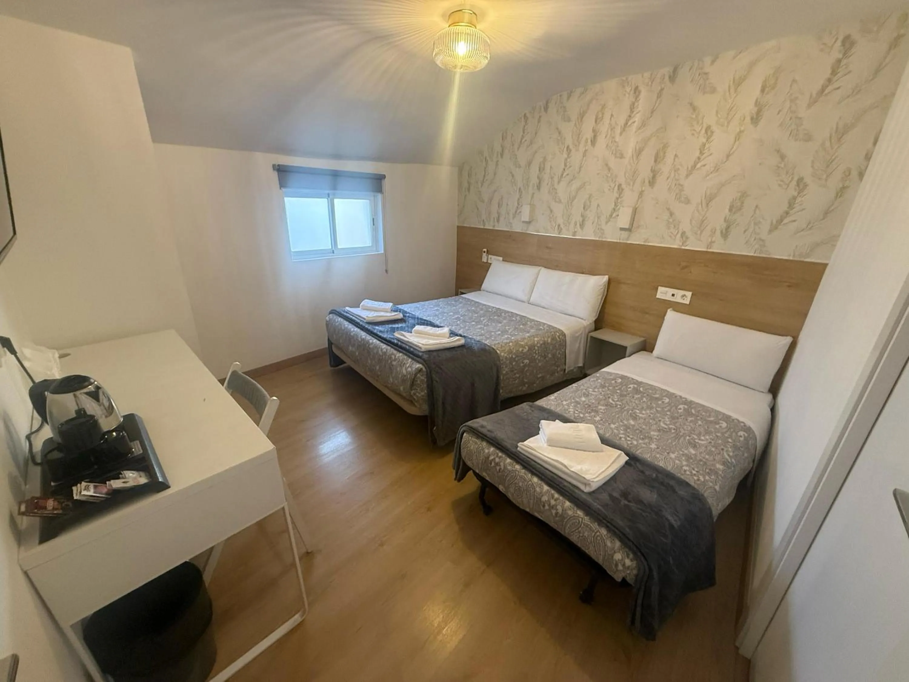 Bedroom, Bed in Hostal A Nuestra Senora de La Paloma