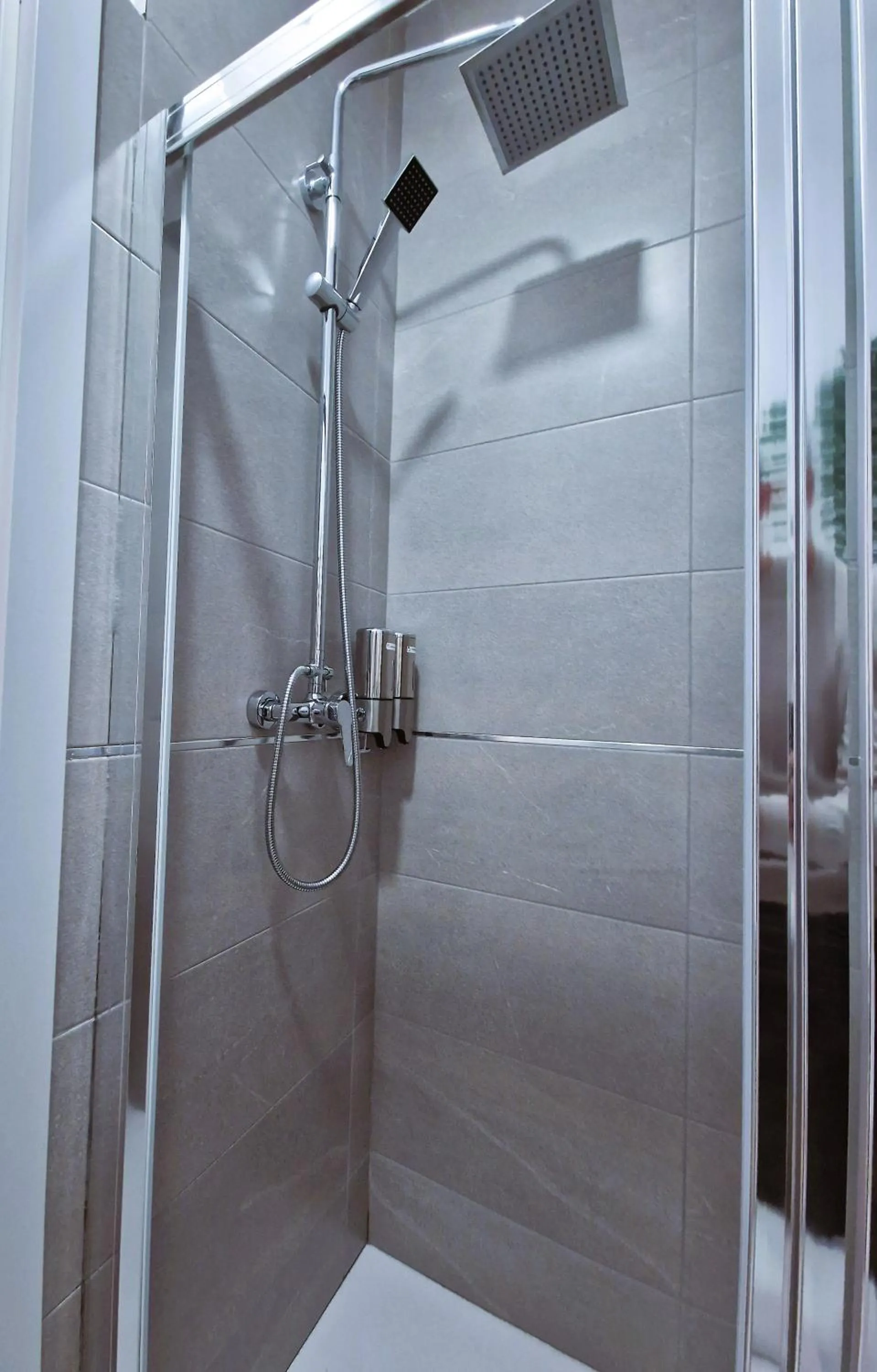 Shower in Hostal A Nuestra Senora de La Paloma