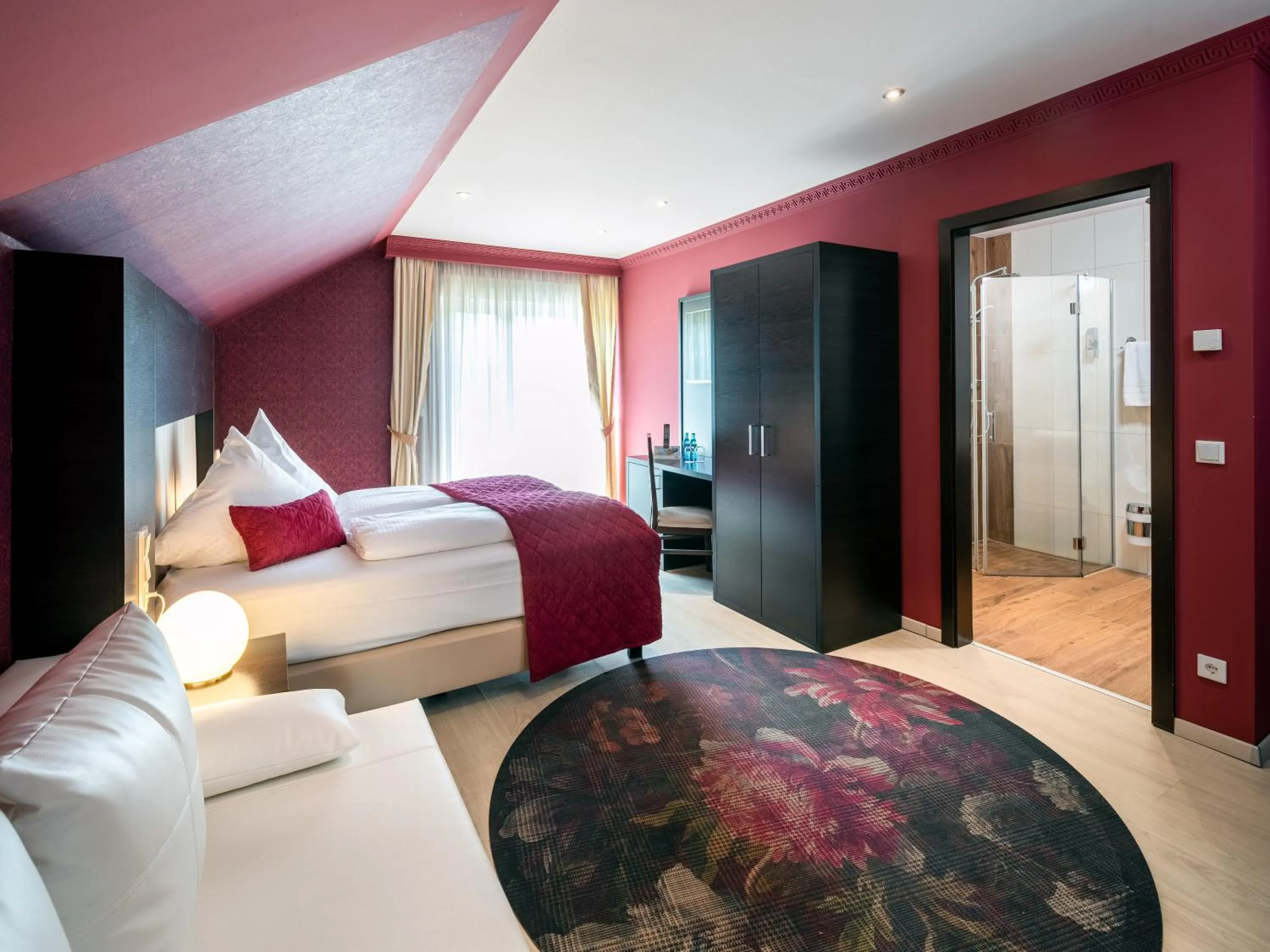 Photo of the whole room, Bed in Kristallhotel Fettehenne