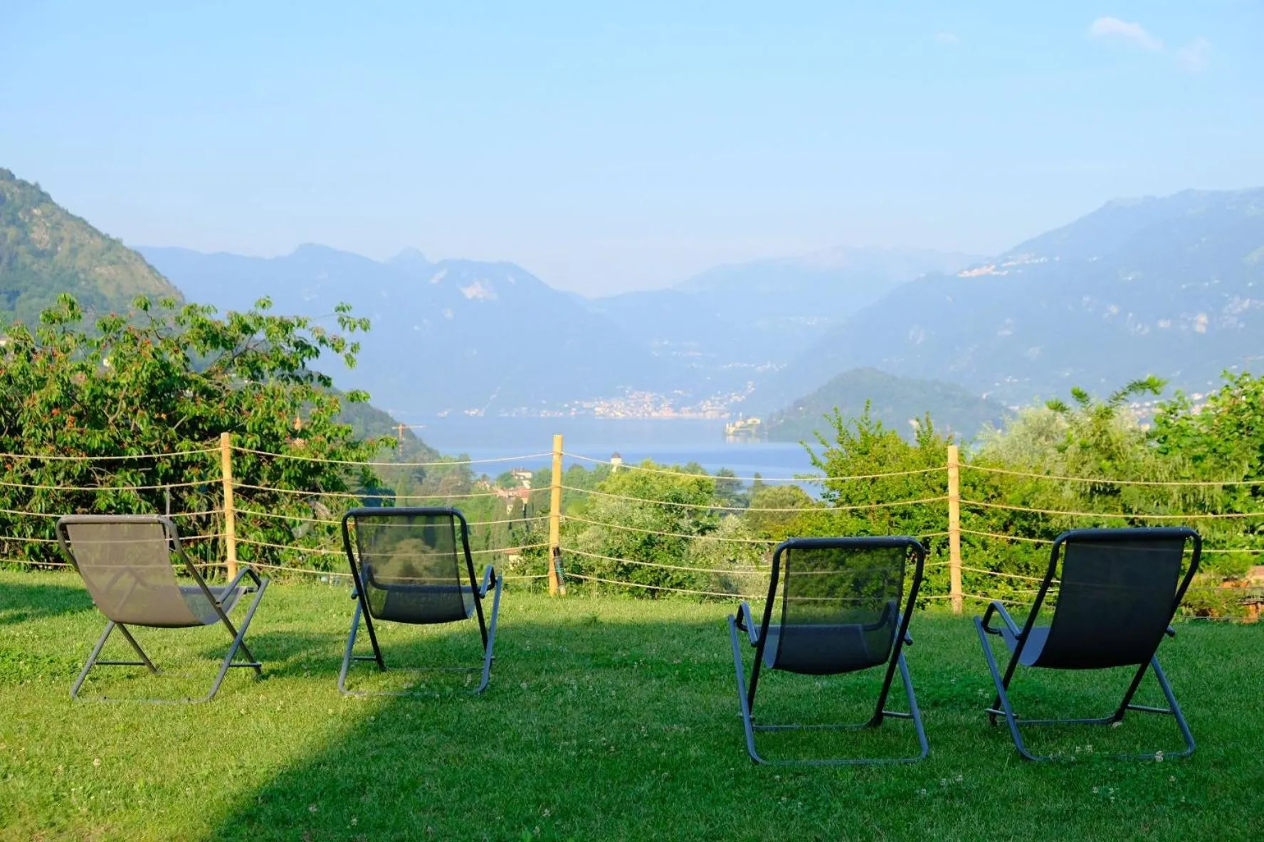 Garden in Andirivieni Bellagio Guest House