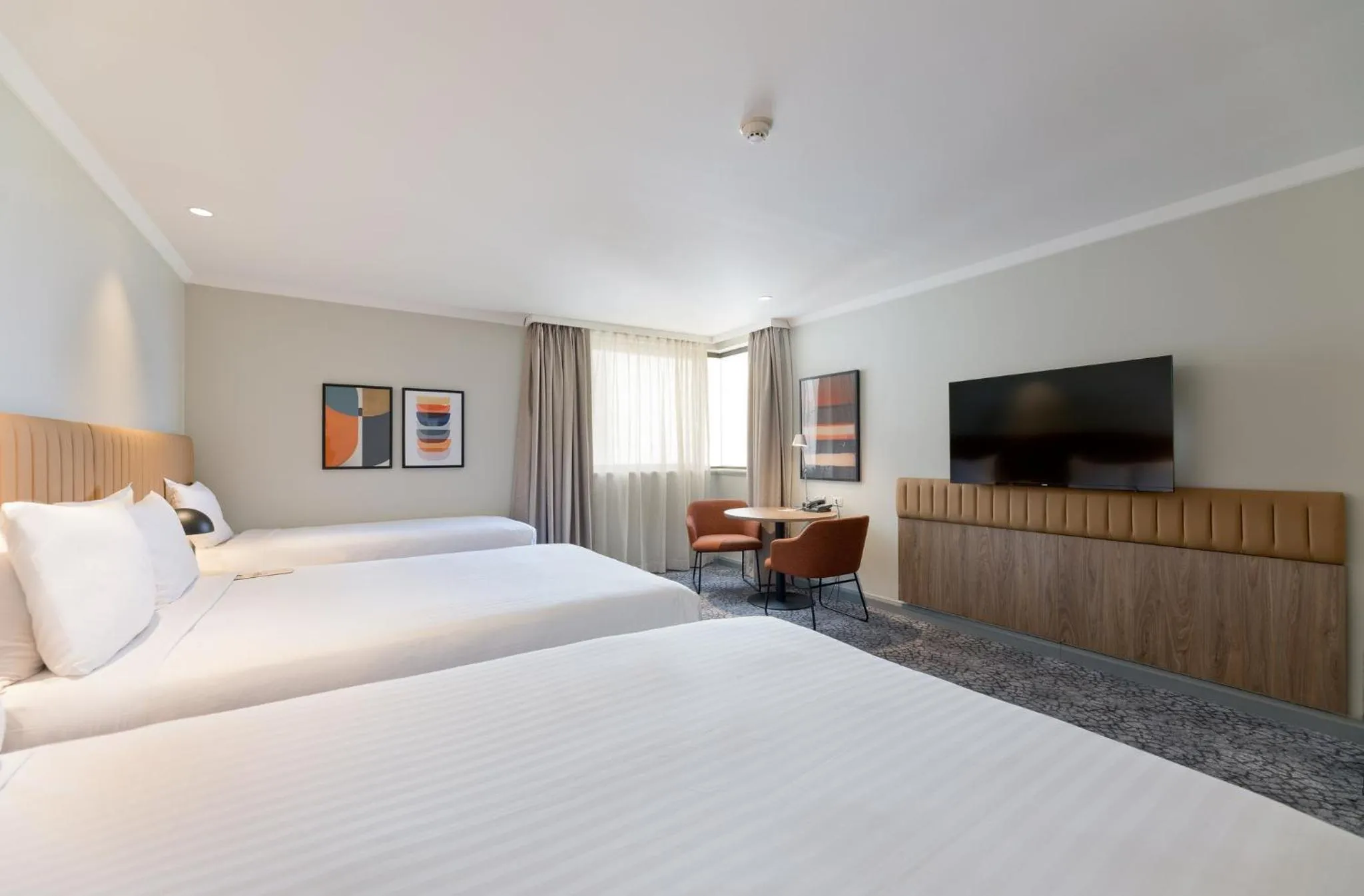 Photo of the whole room, Bed in Crowne Plaza Perth by IHG