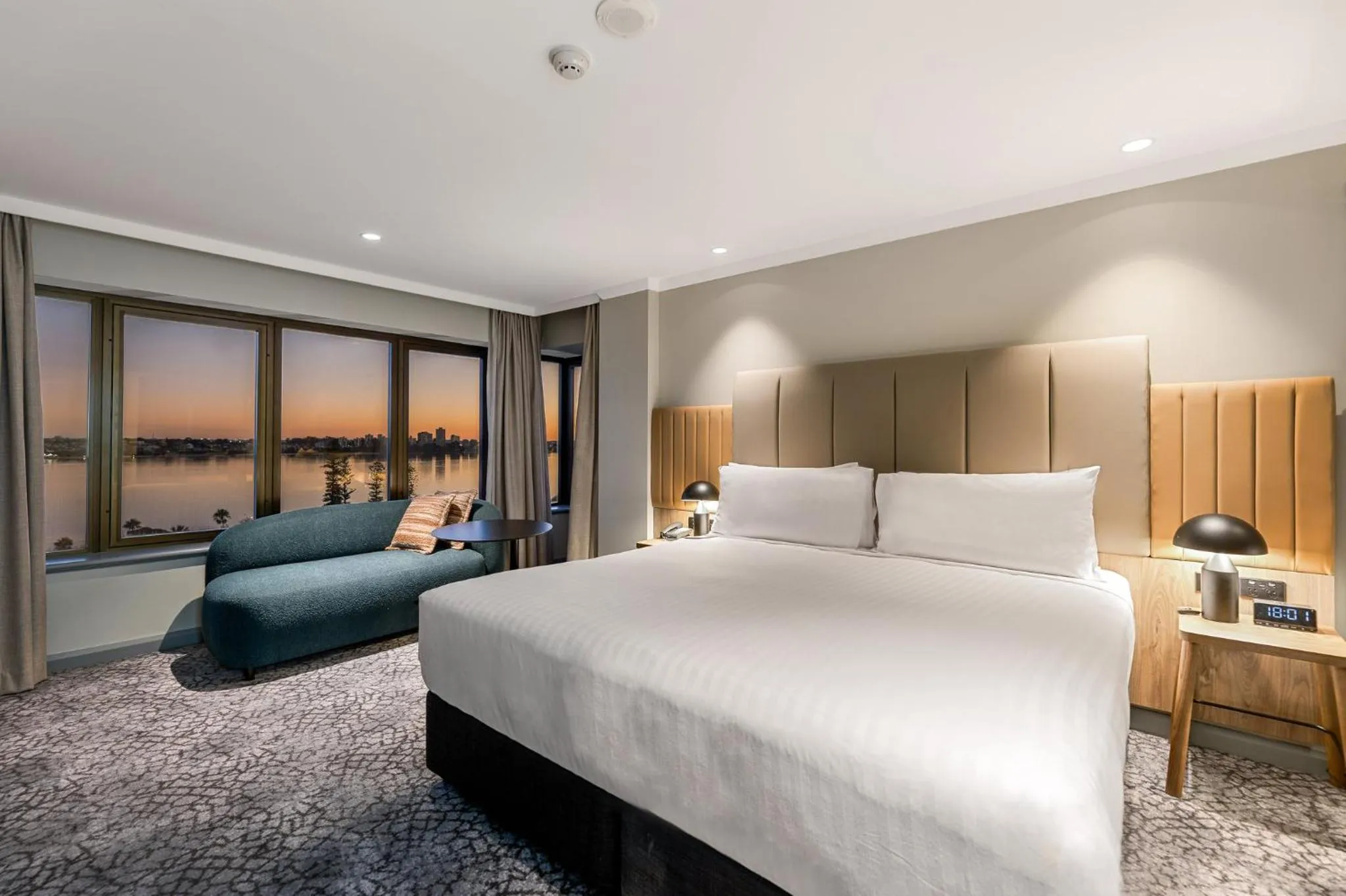 Photo of the whole room, Bed in Crowne Plaza Perth by IHG