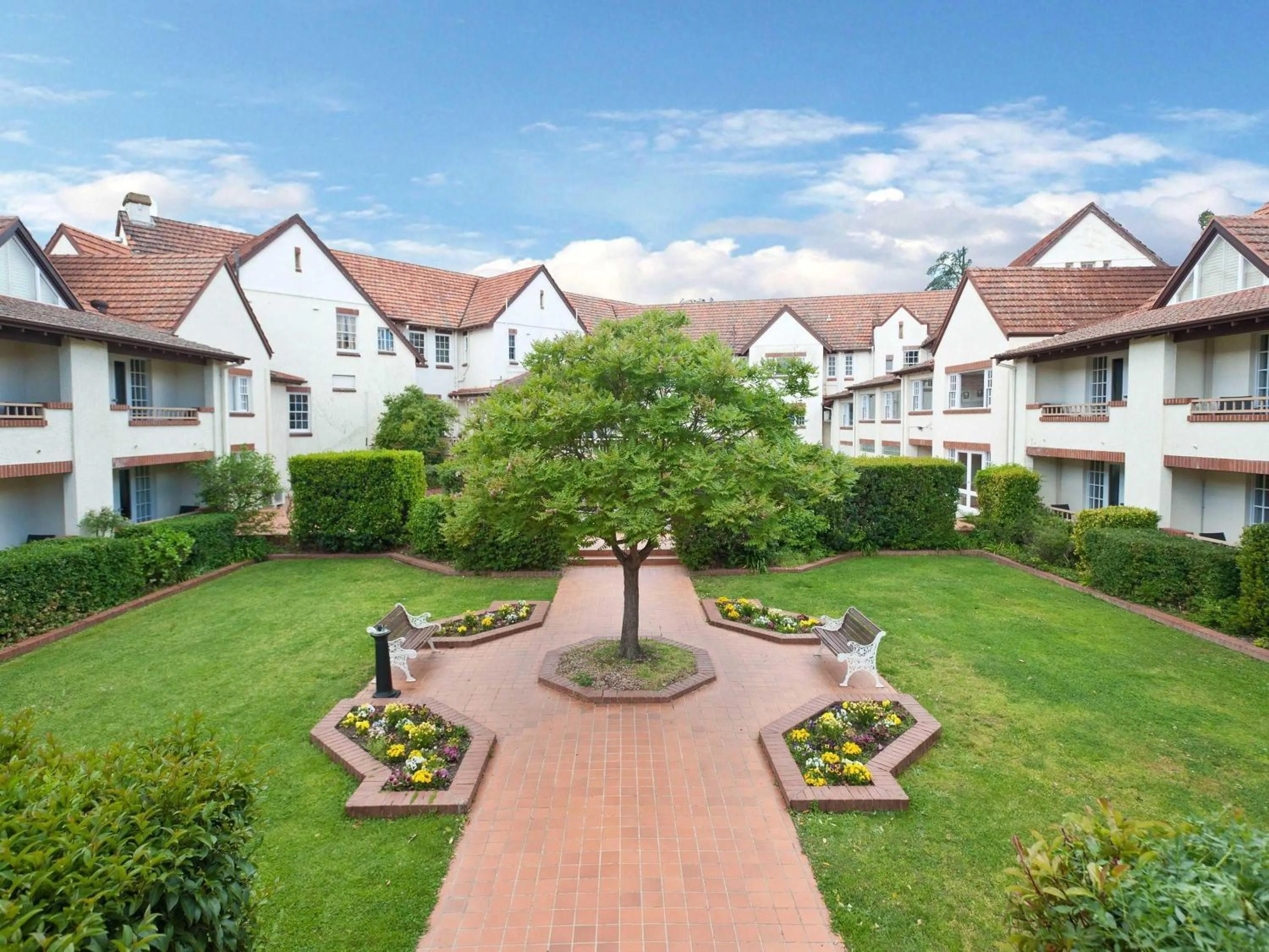 Property building in Mercure Canberra