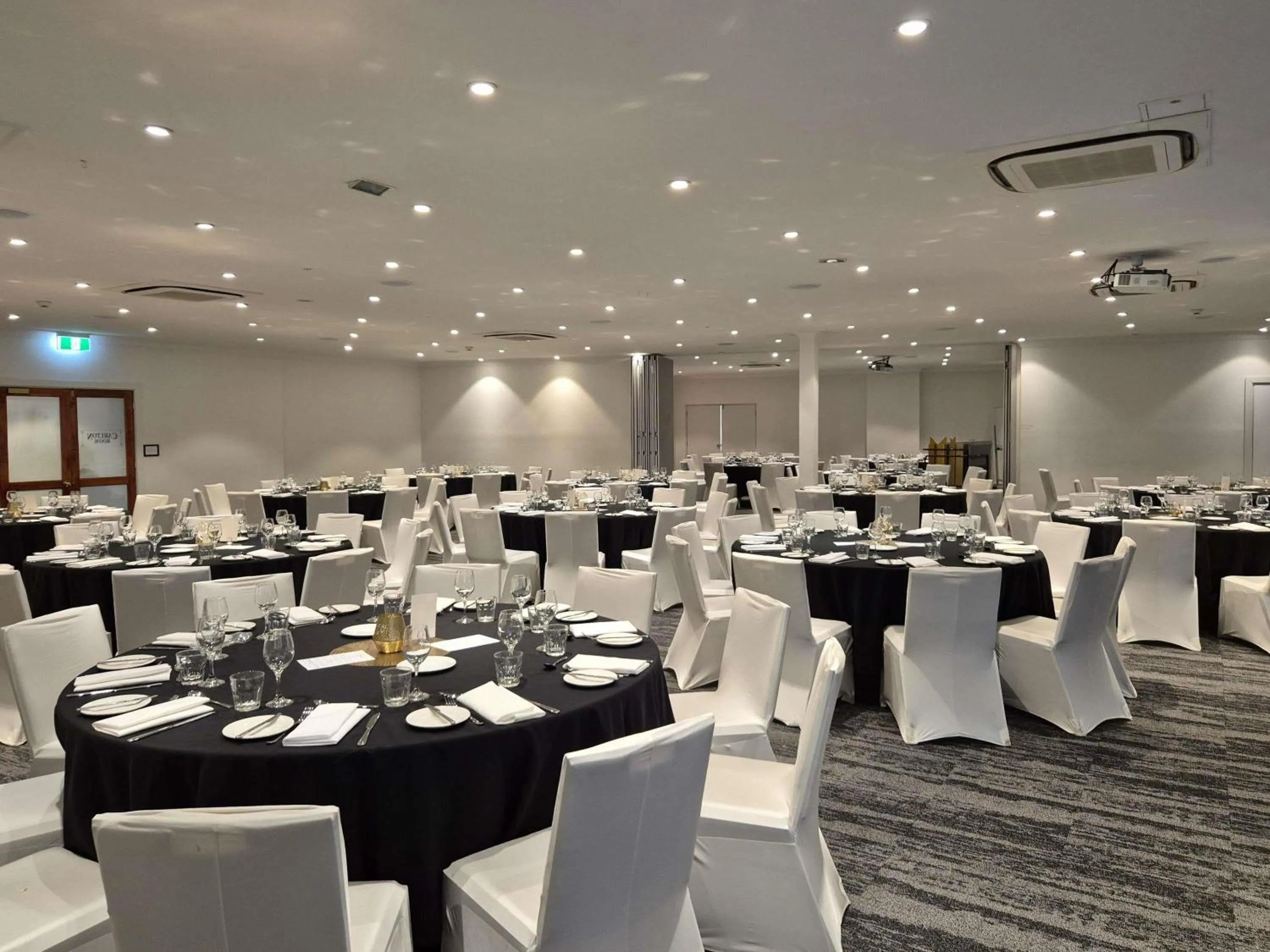 Meeting/conference room in Mercure Canberra