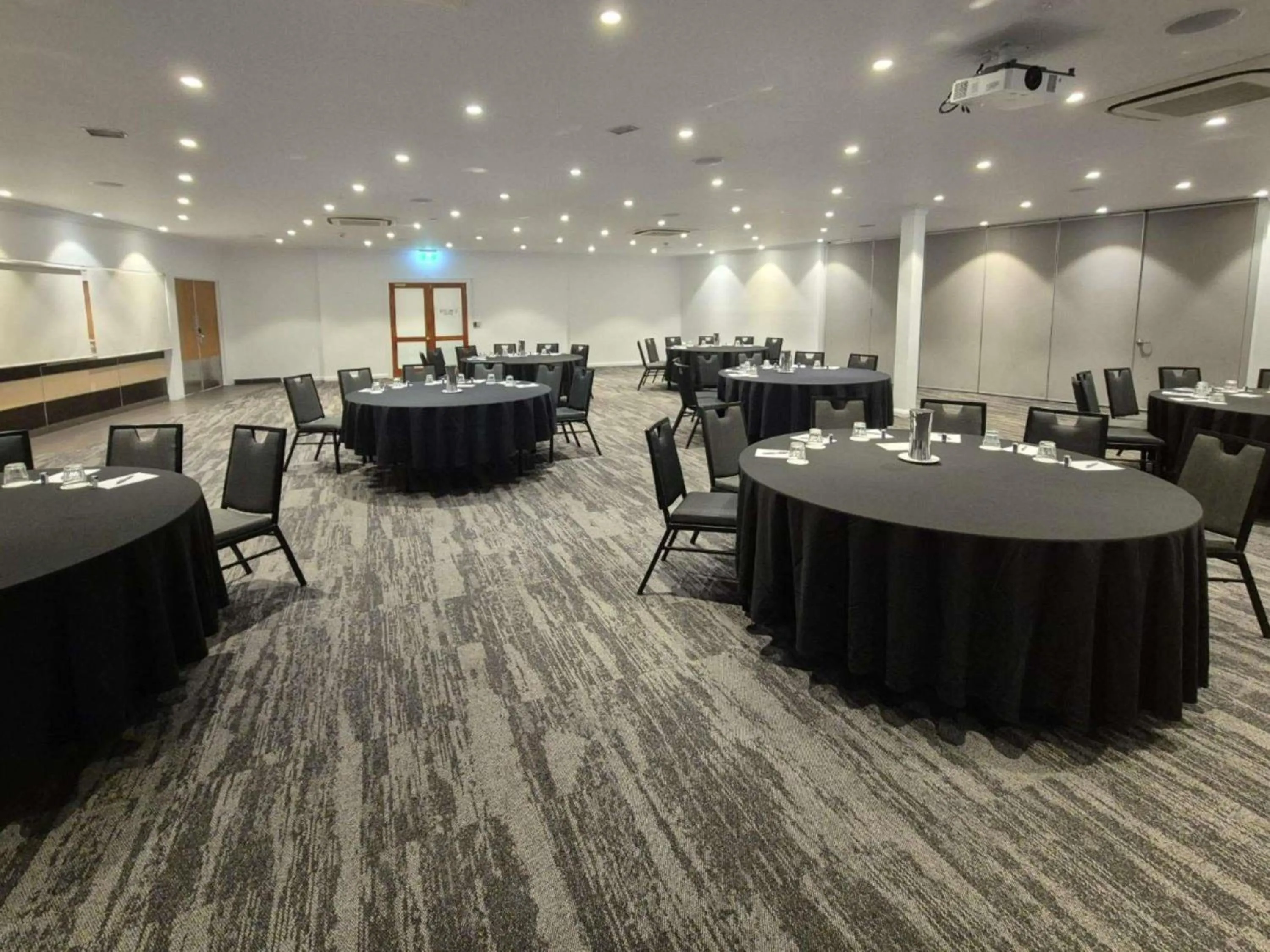 Meeting/conference room in Mercure Canberra
