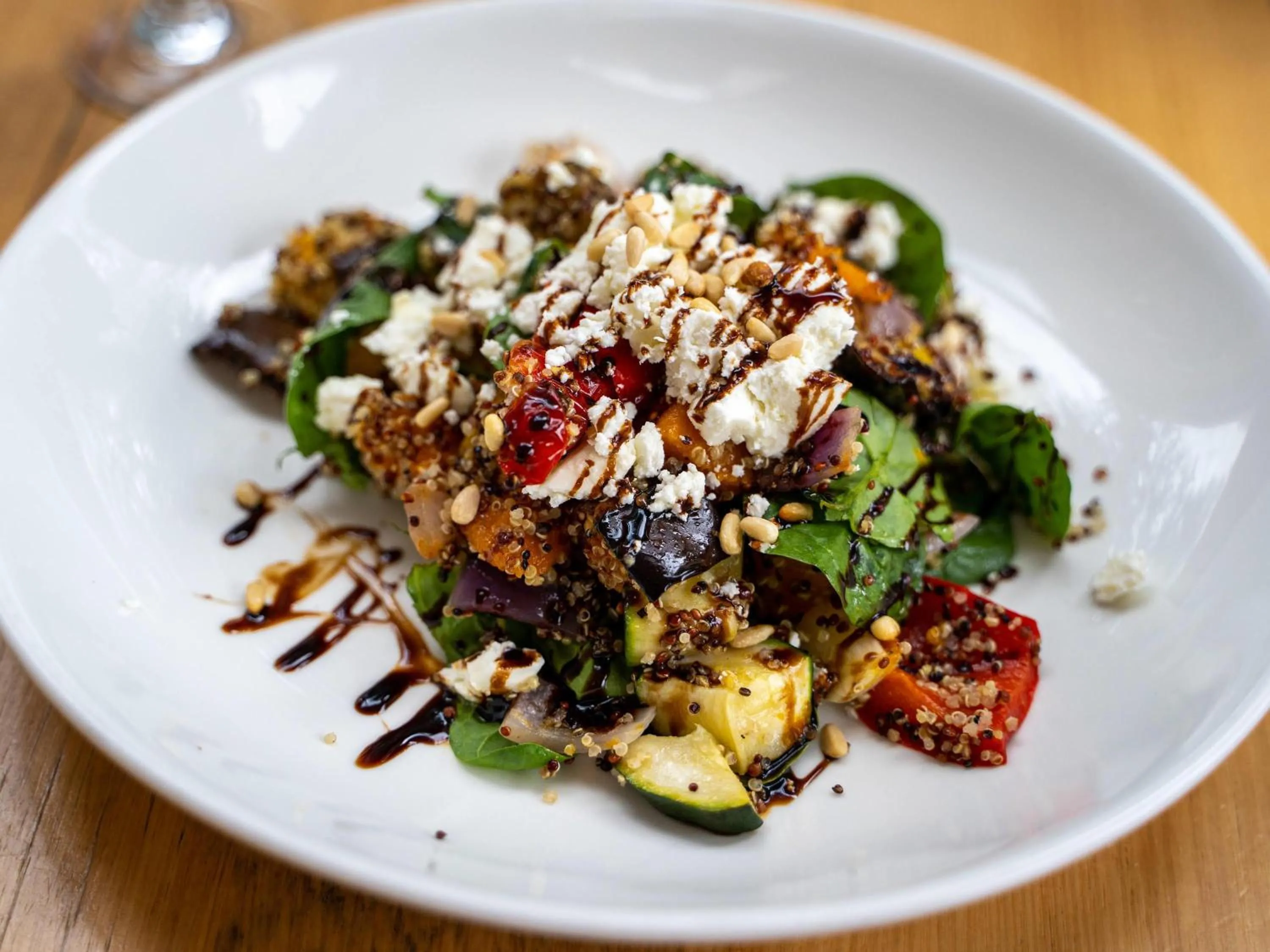 Restaurant/places to eat in Mercure Canberra