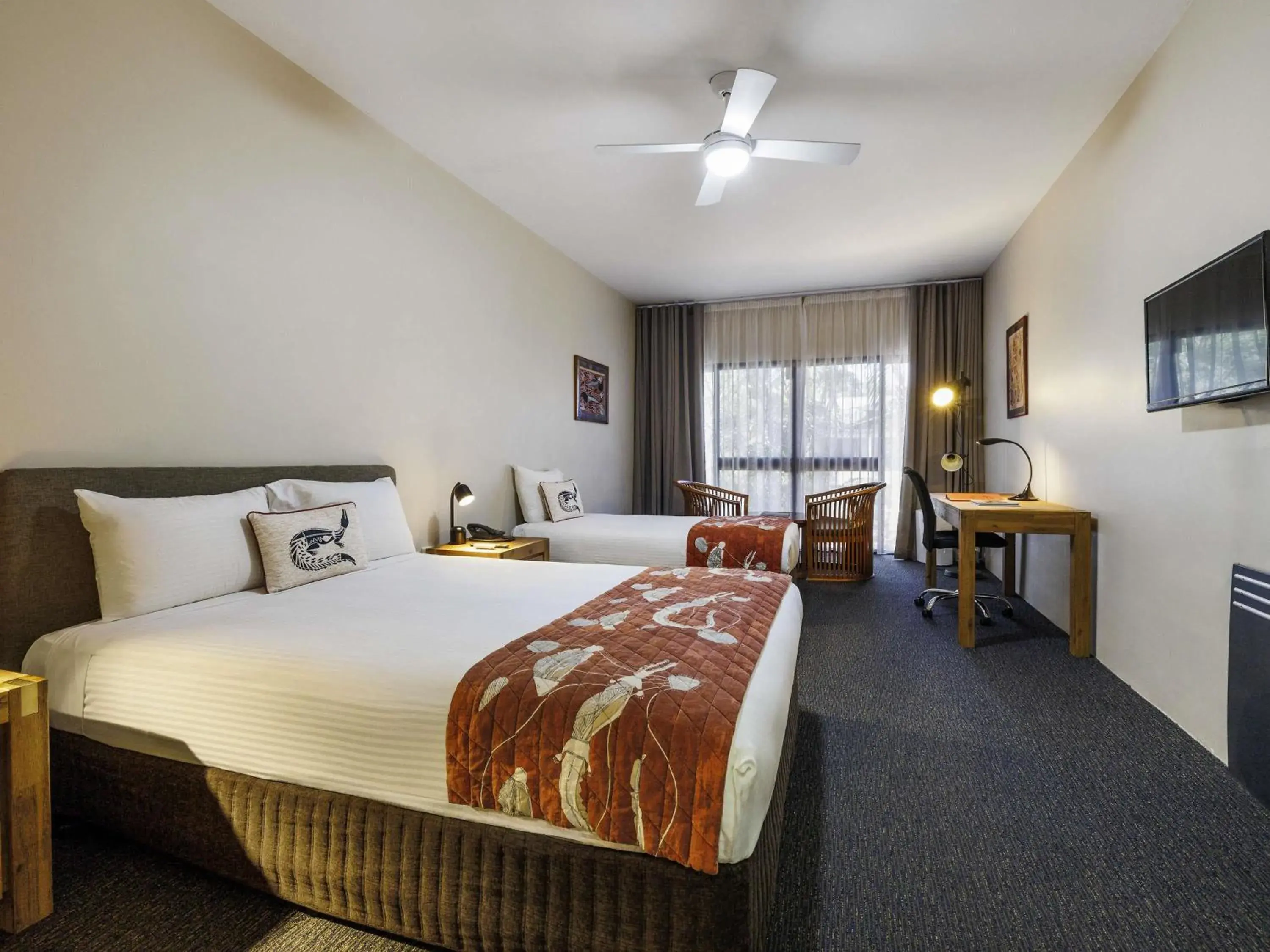Superior Room with Queen and Single Bed in Mercure Kakadu Crocodile Superior Room with Queen and Single Bed in Mercure Kakadu Crocodile