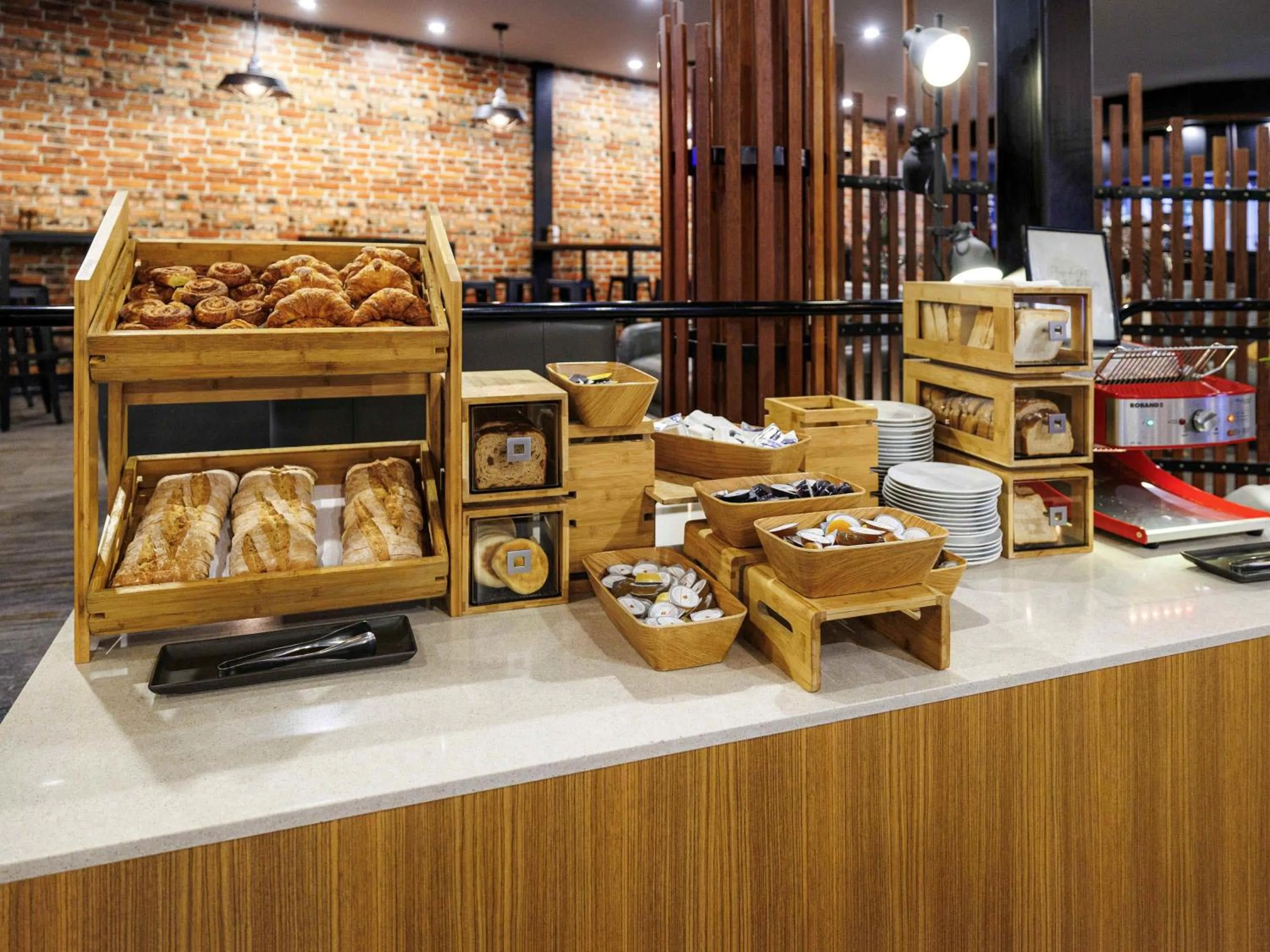 Breakfast in Mercure Kakadu Crocodile