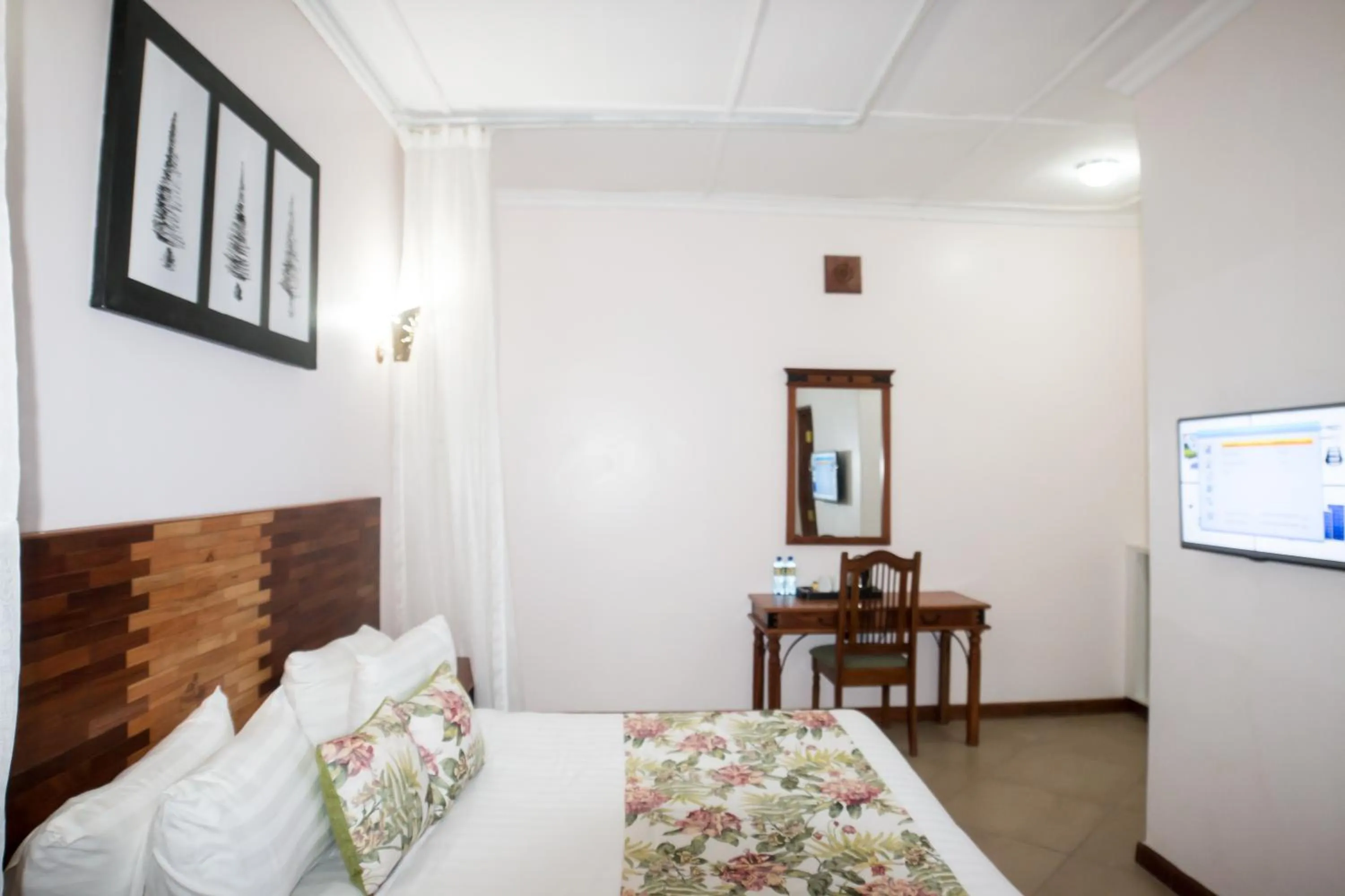 Bed in The Smith Hotel