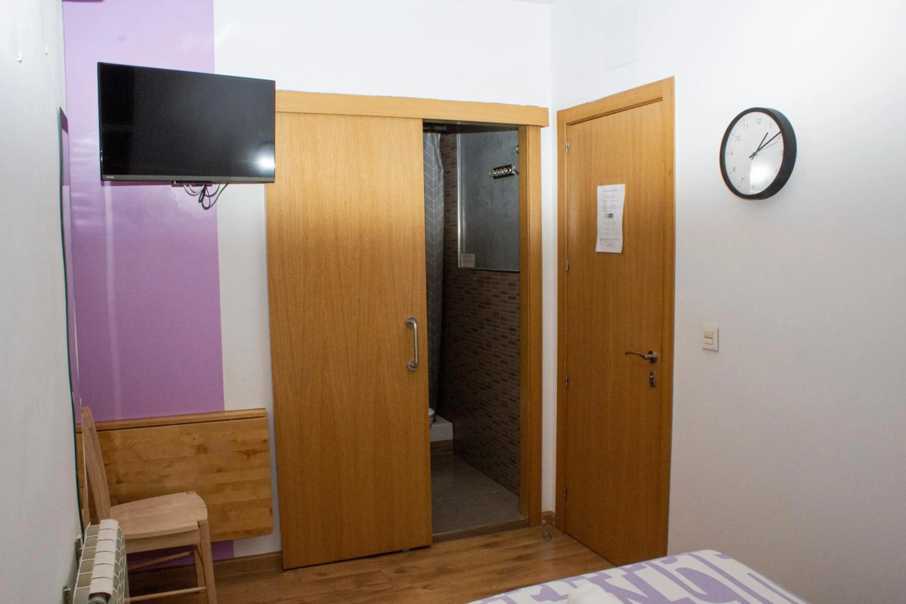 Bathroom, Bed in Hostal Abel Victoriano