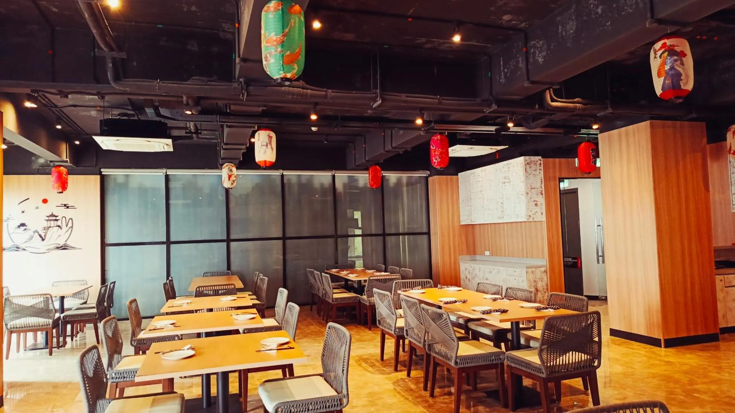 Restaurant/places to eat in Grand Ion Delemen Hotel