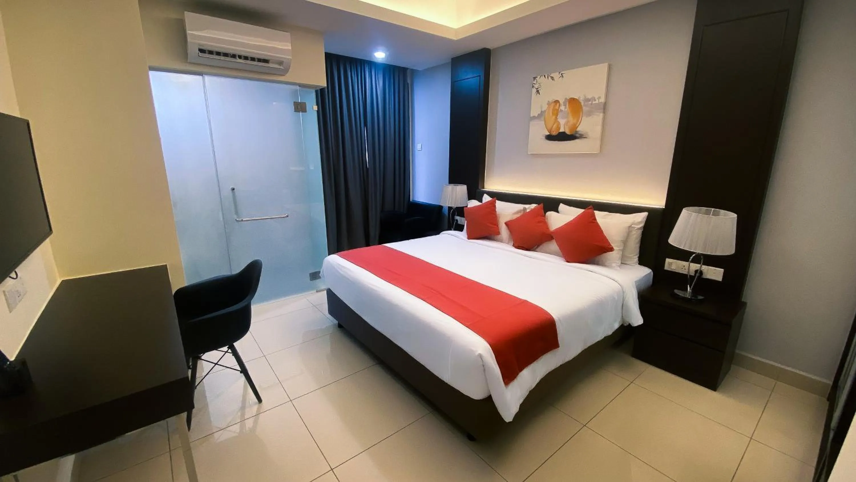 Bed in Grand Ion Delemen Hotel