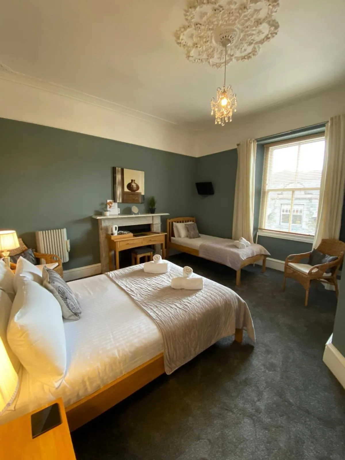 Bedroom, Bed in Ambleside Central