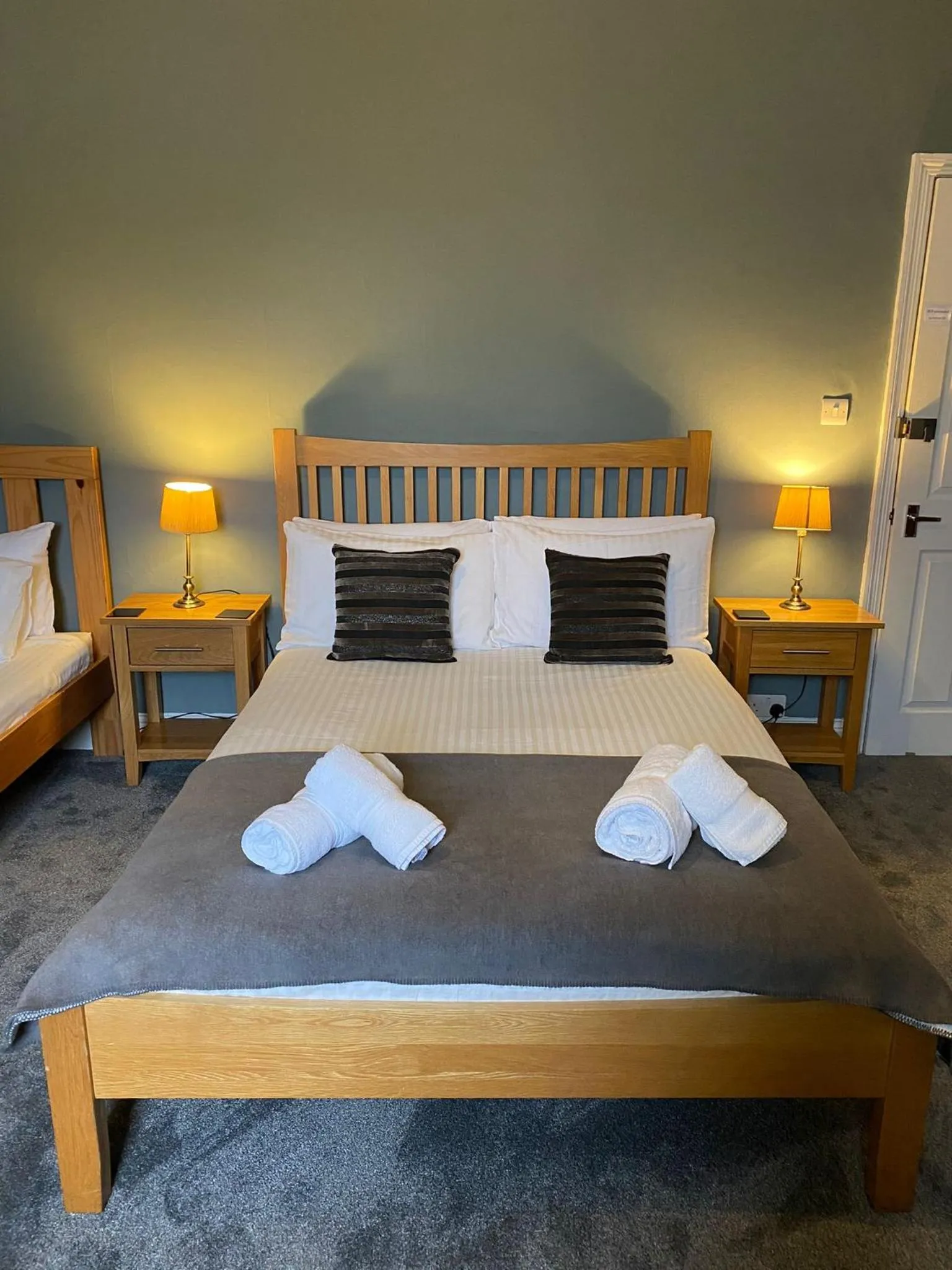 Bedroom, Bed in Ambleside Central